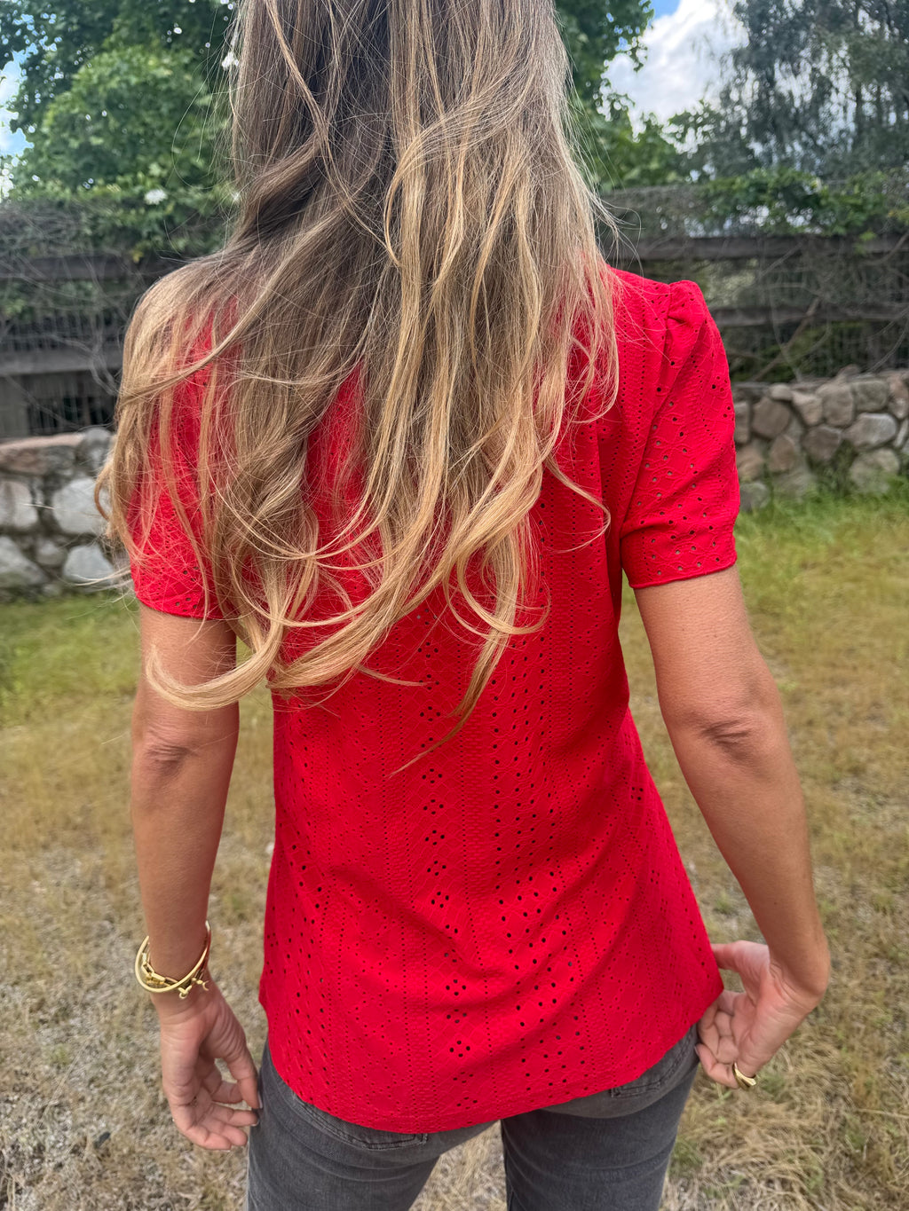 Polera lycra detalles mangas roja