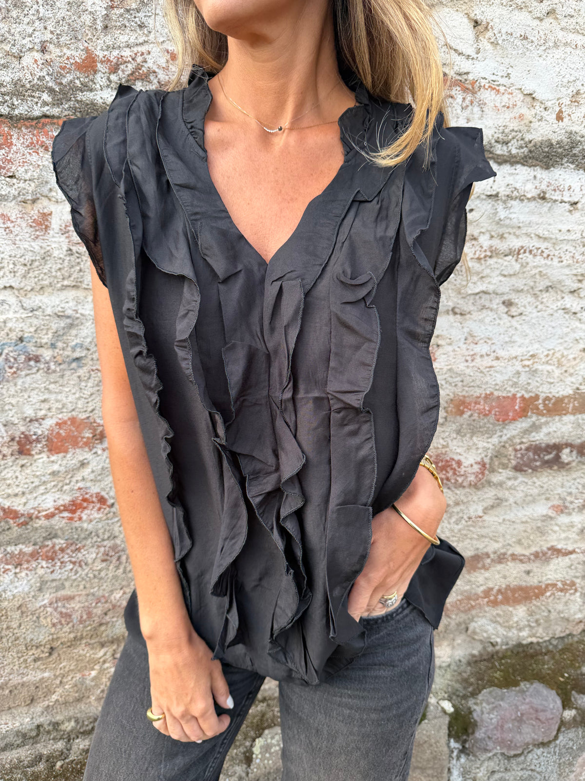 Blusa doble volados negra