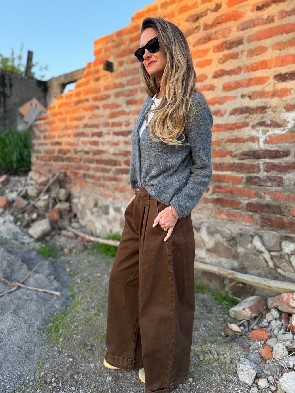 Bluejean pierna ancha new pinzas café