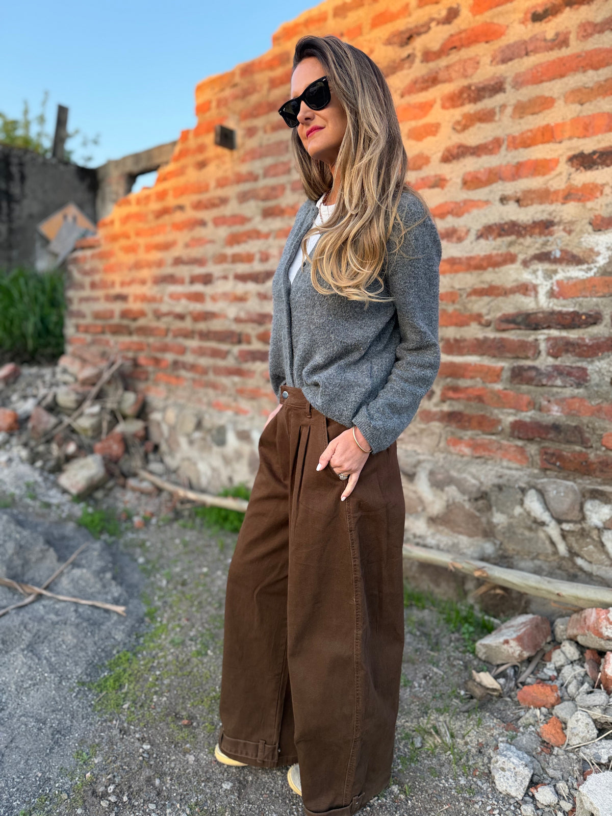 Bluejean pierna ancha new pinzas café