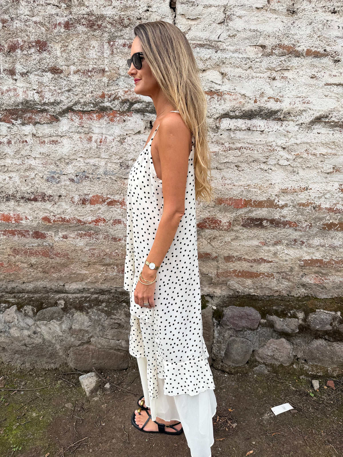 Vestido puntos y vuelos crudo