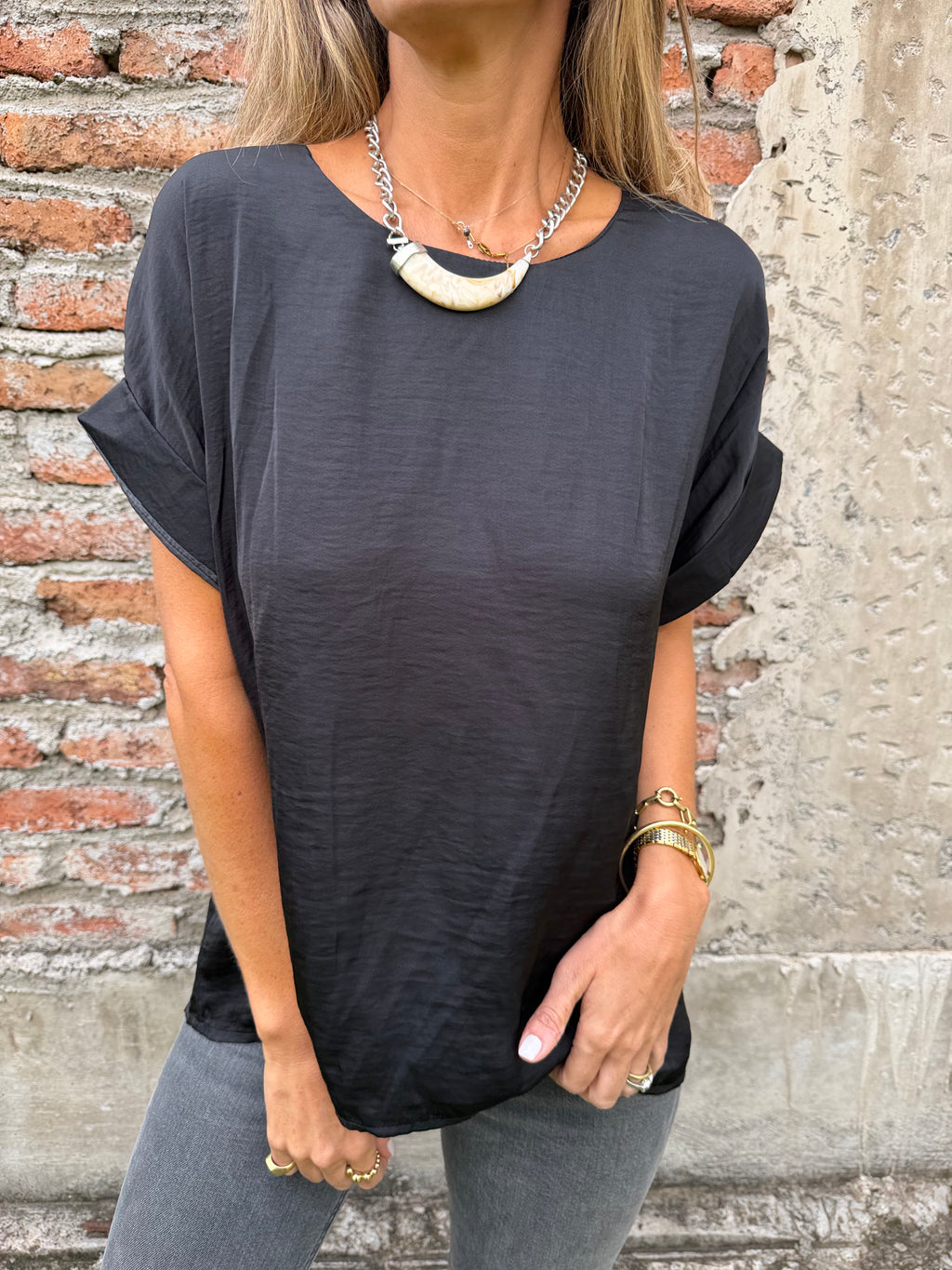 Blusa básica seda negra