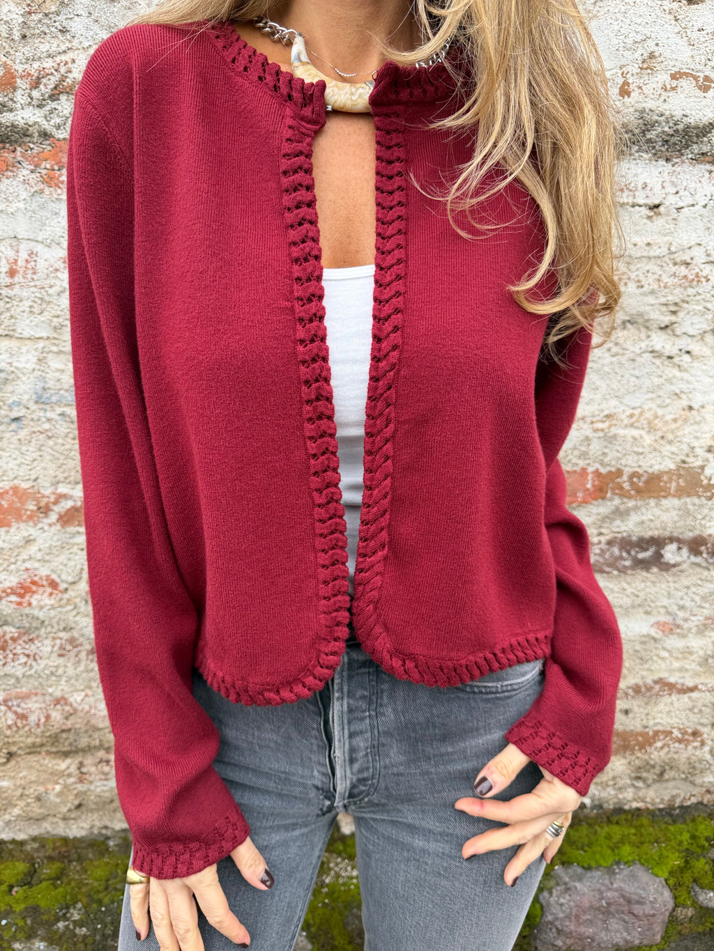 Chaquetita tejida detalles roja italiana