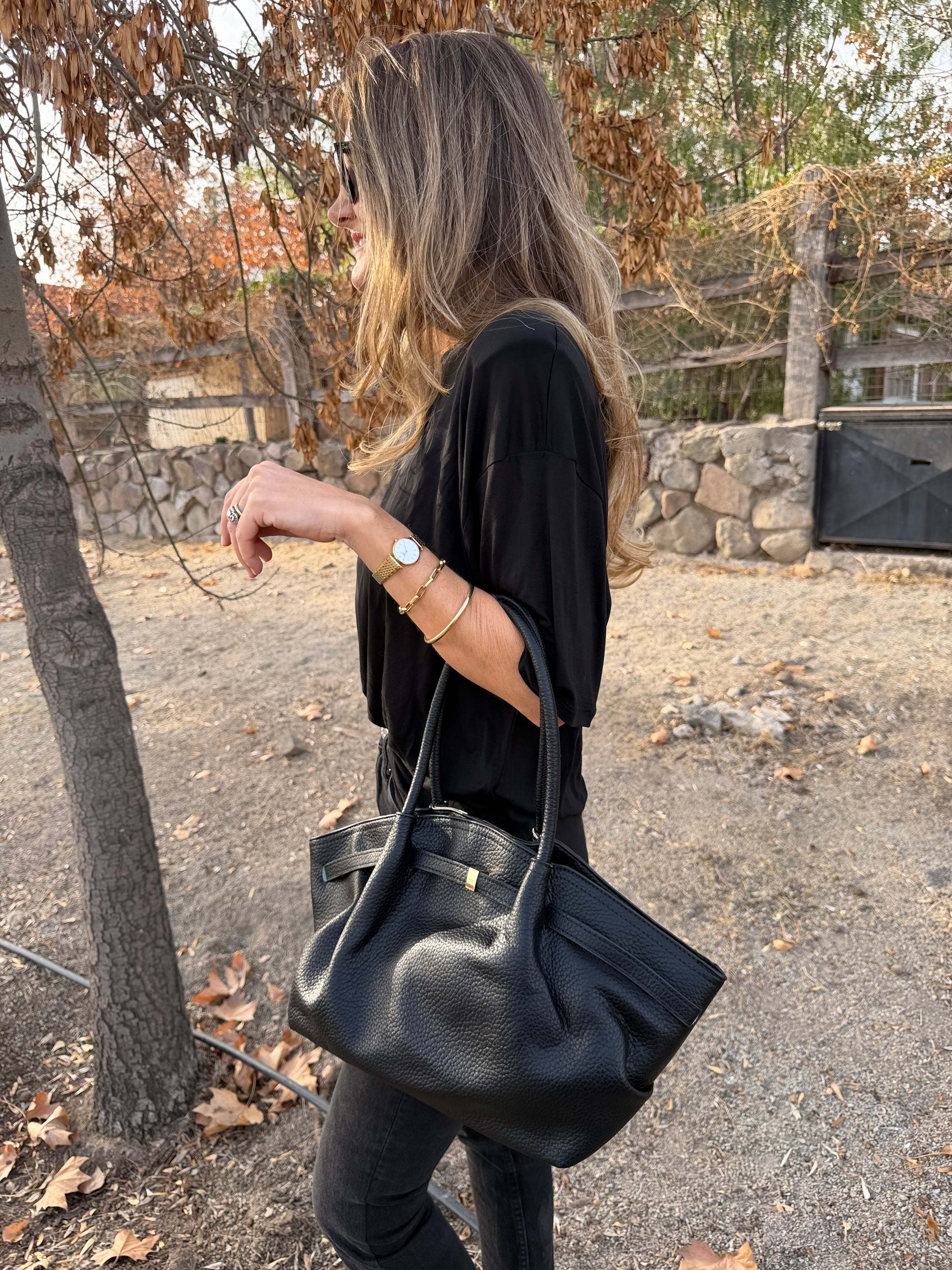 Cartera efecto cuero graneado maca negra