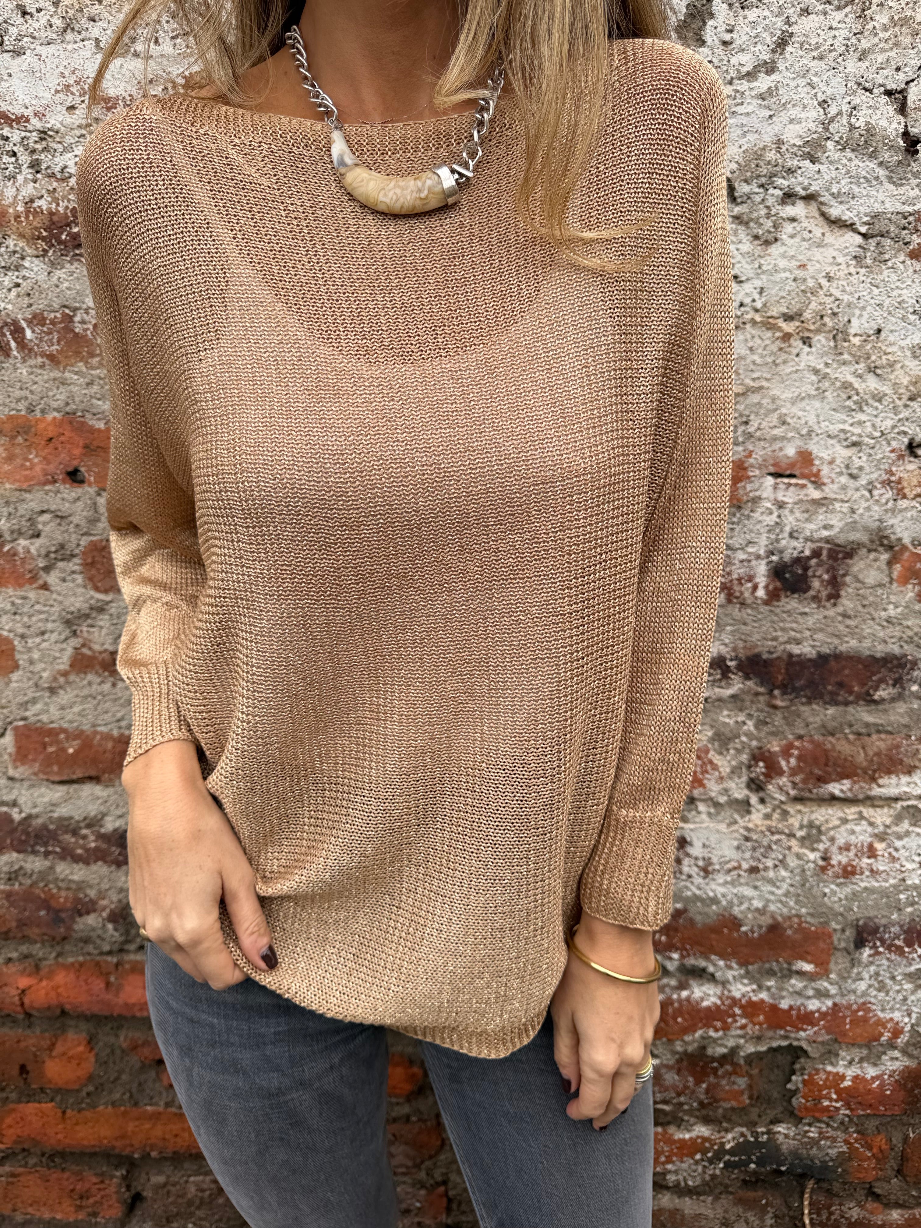 Chaleco hilo detalles dorados camel