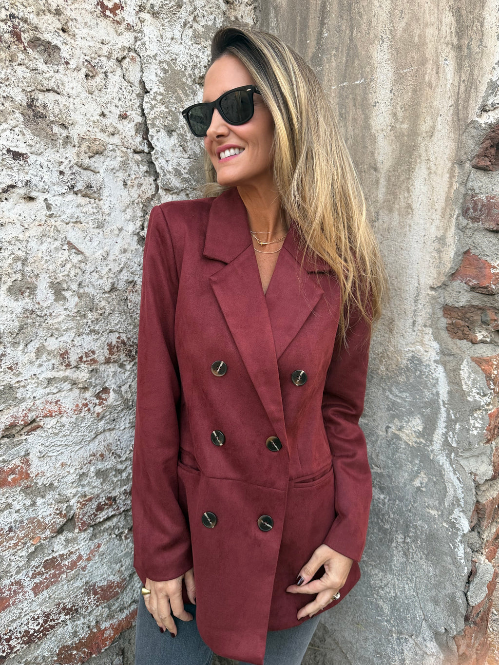Blazer efecto gamuza increíble burdeo