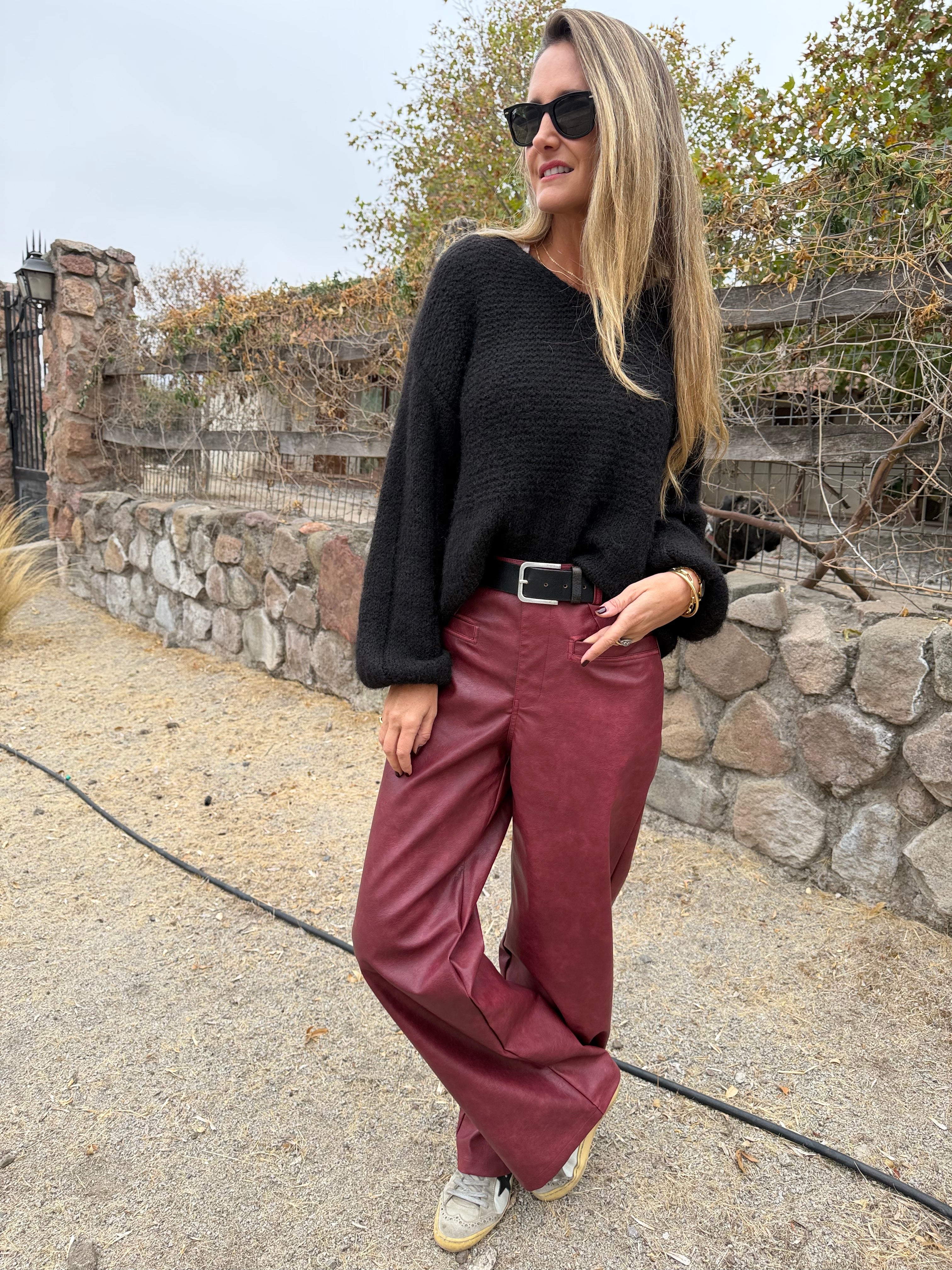 Pantalón ecocuero desgastado premium opaco burdeo