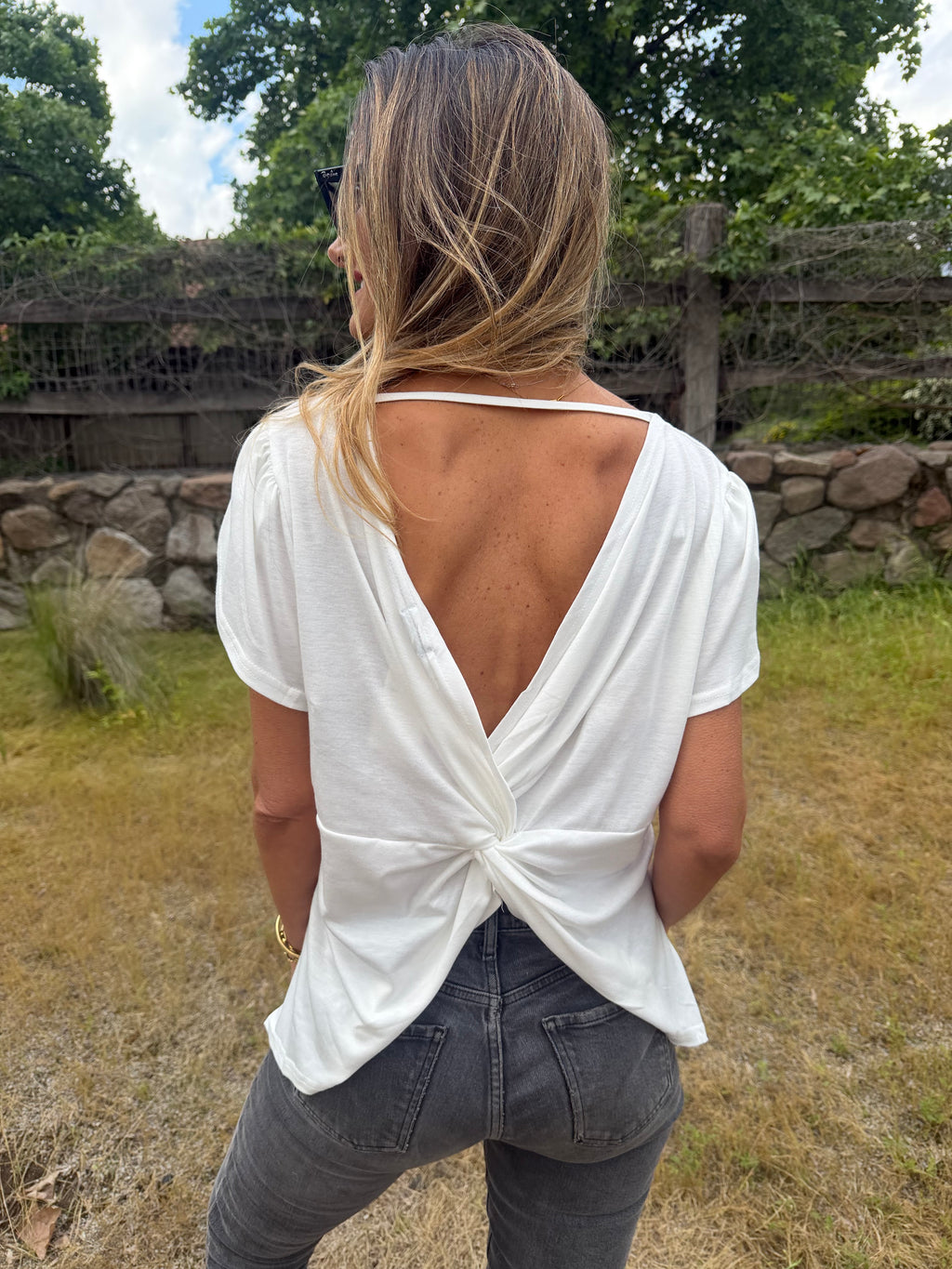Polera algodón nudo espalda blanca
