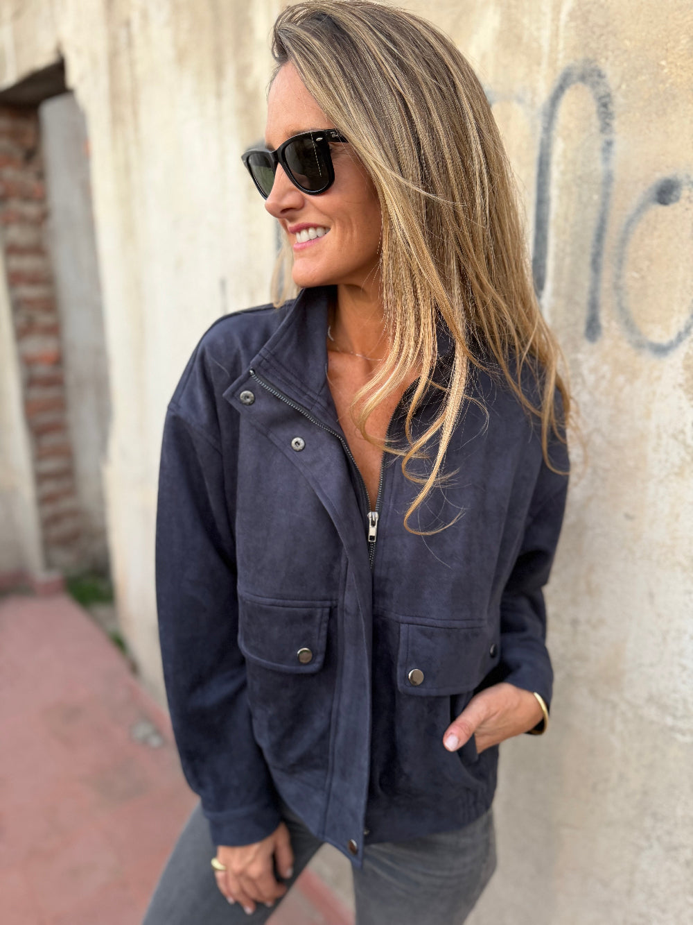 Chaqueta suede bolsillo grande azul piedra