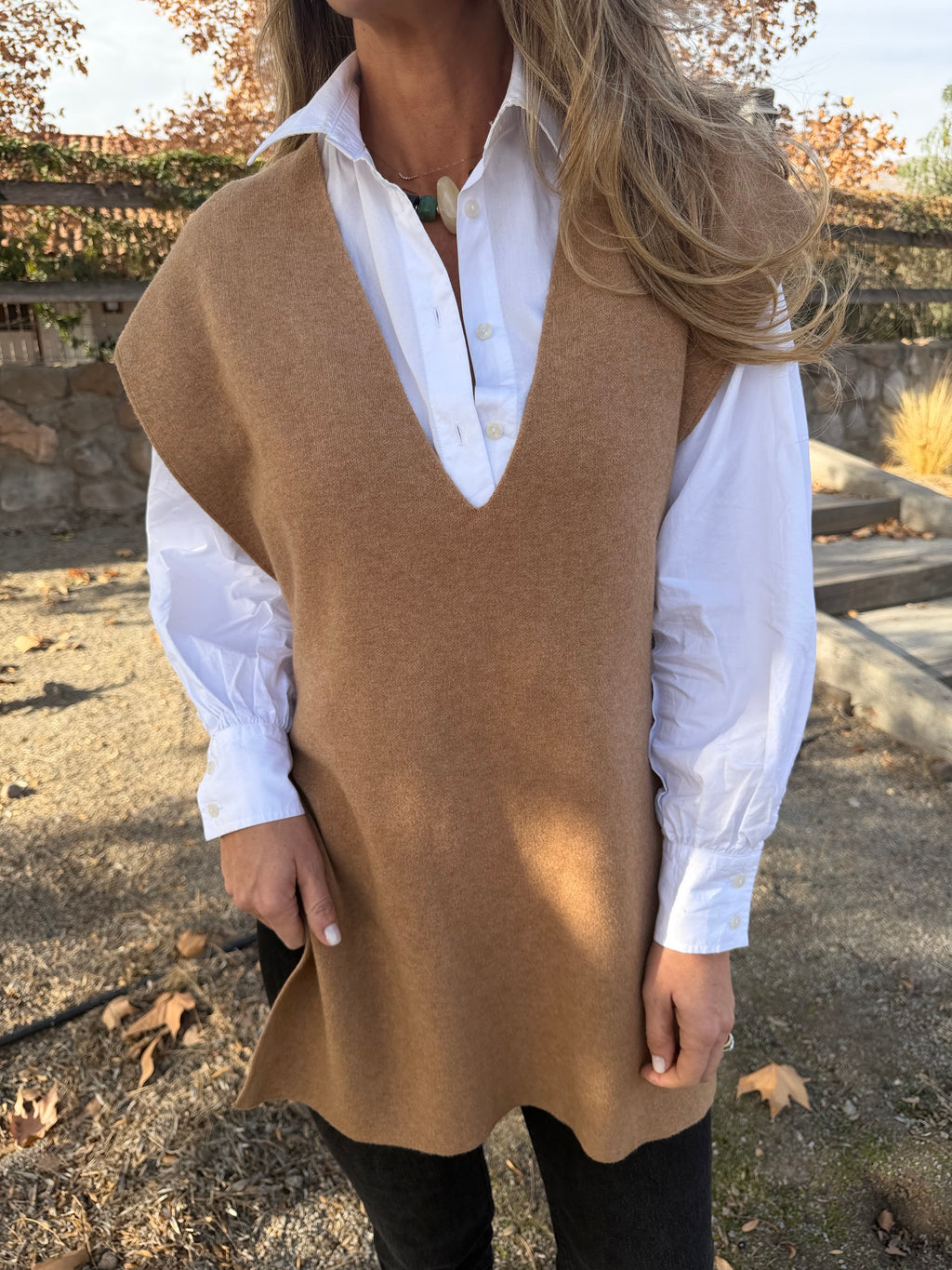 Chaleco sin manga lazo camel