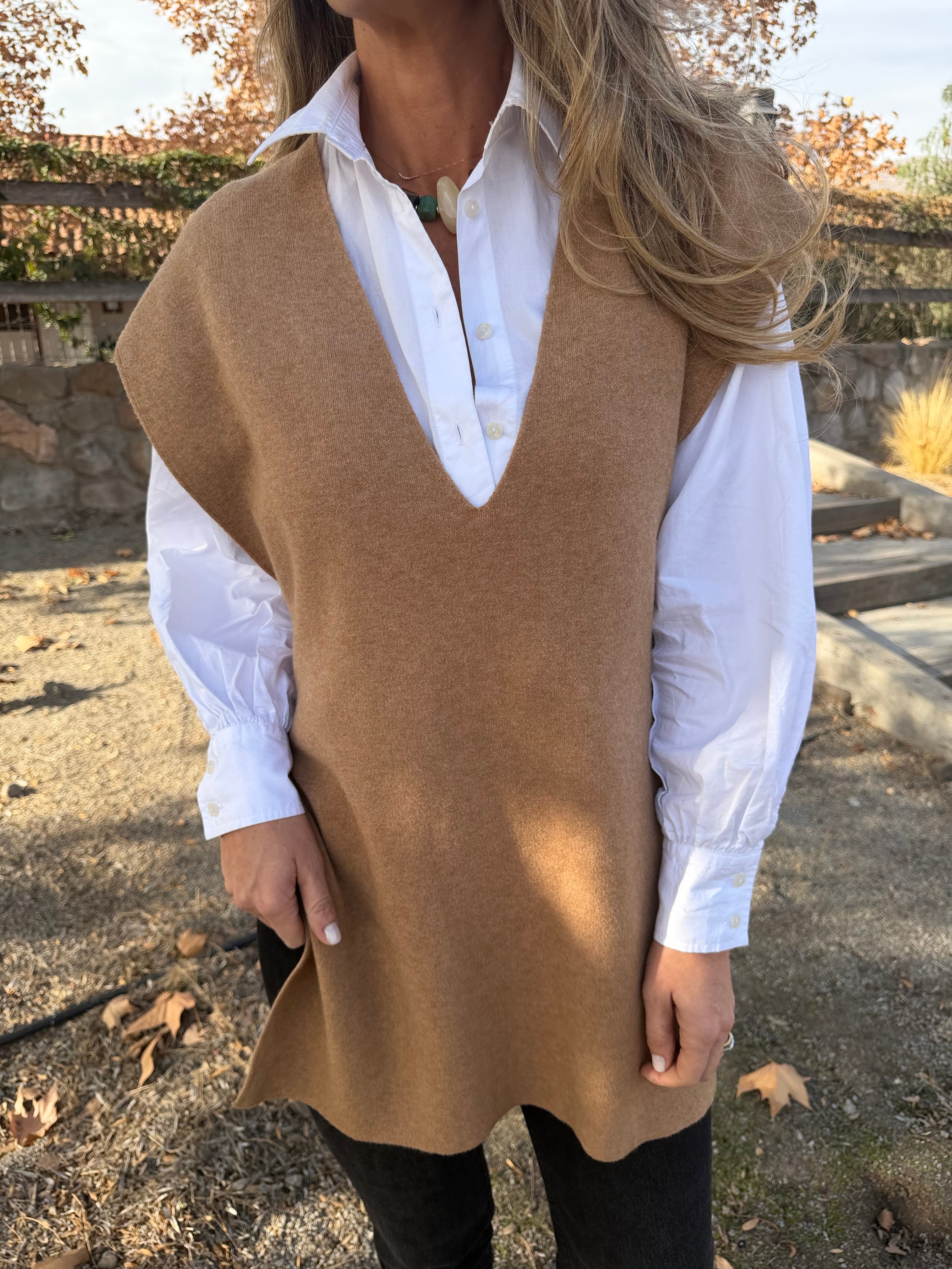 Chaleco sin manga lazo camel