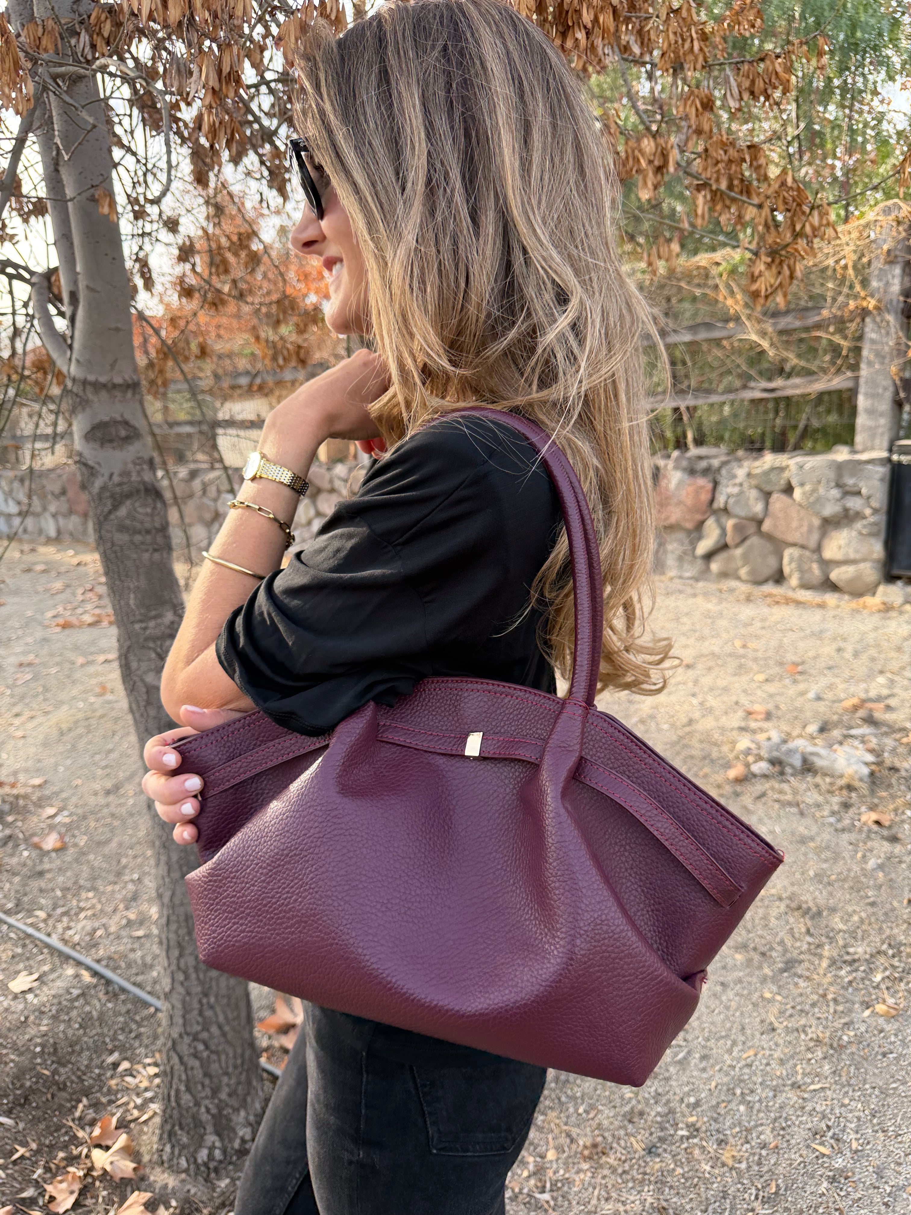 Cartera efecto cuero graneado maca burdeo