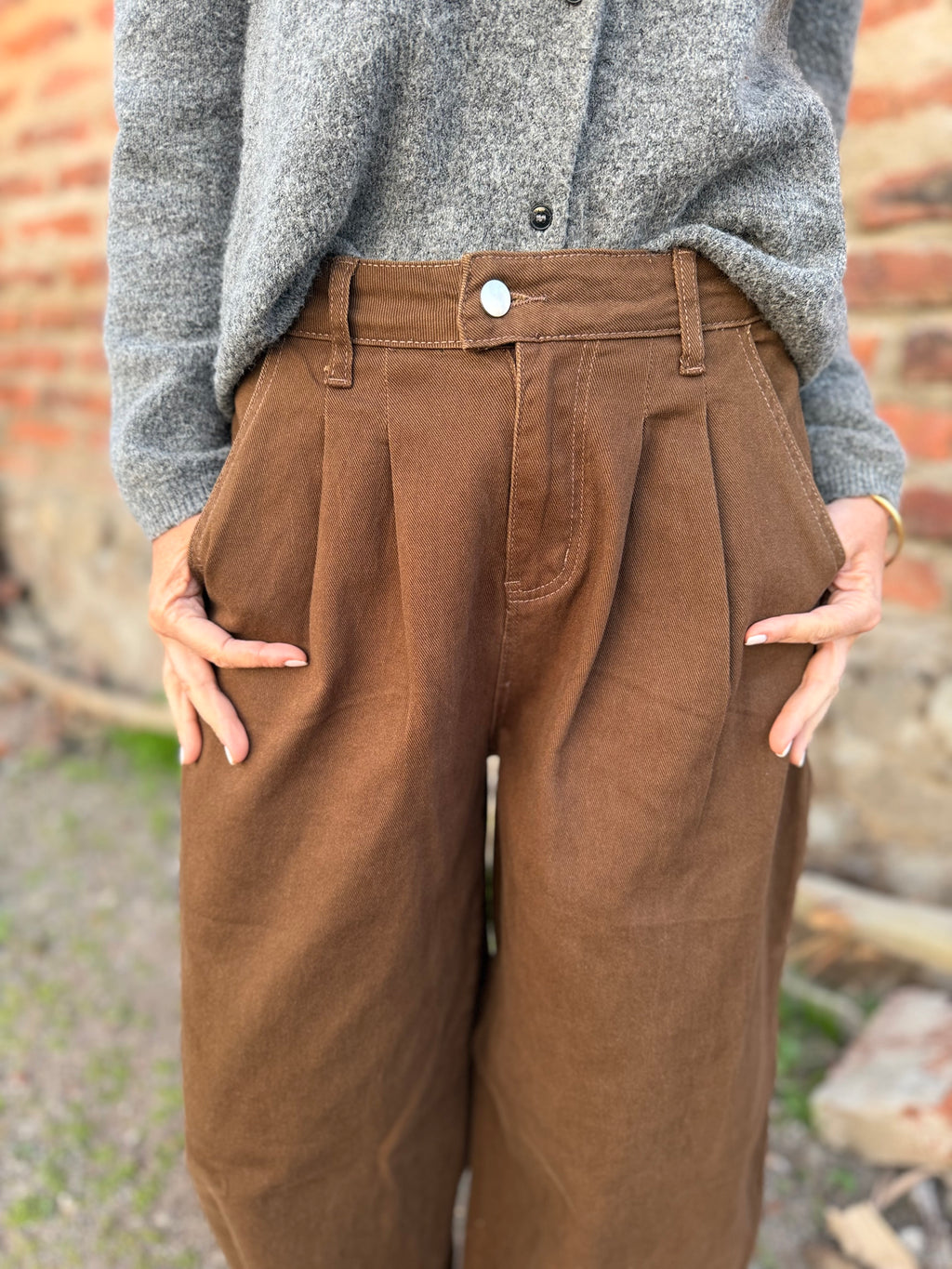 Bluejean pierna ancha new pinzas café
