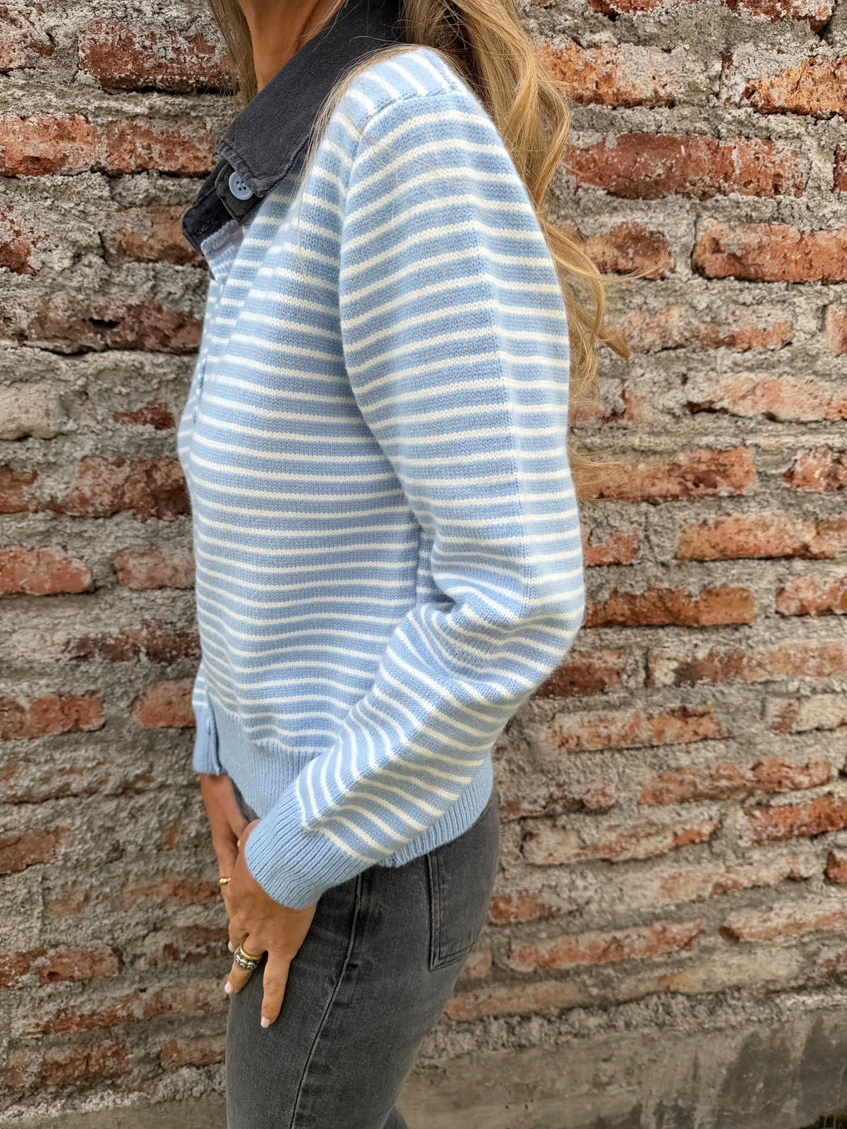 Chaleco líneas camisero cuello bluejean celeste