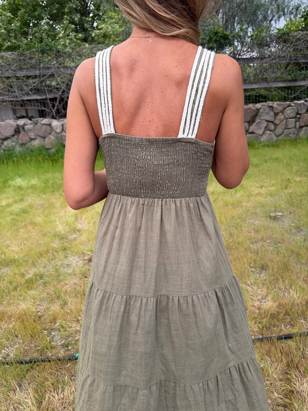 Vestido cordones verde musgo