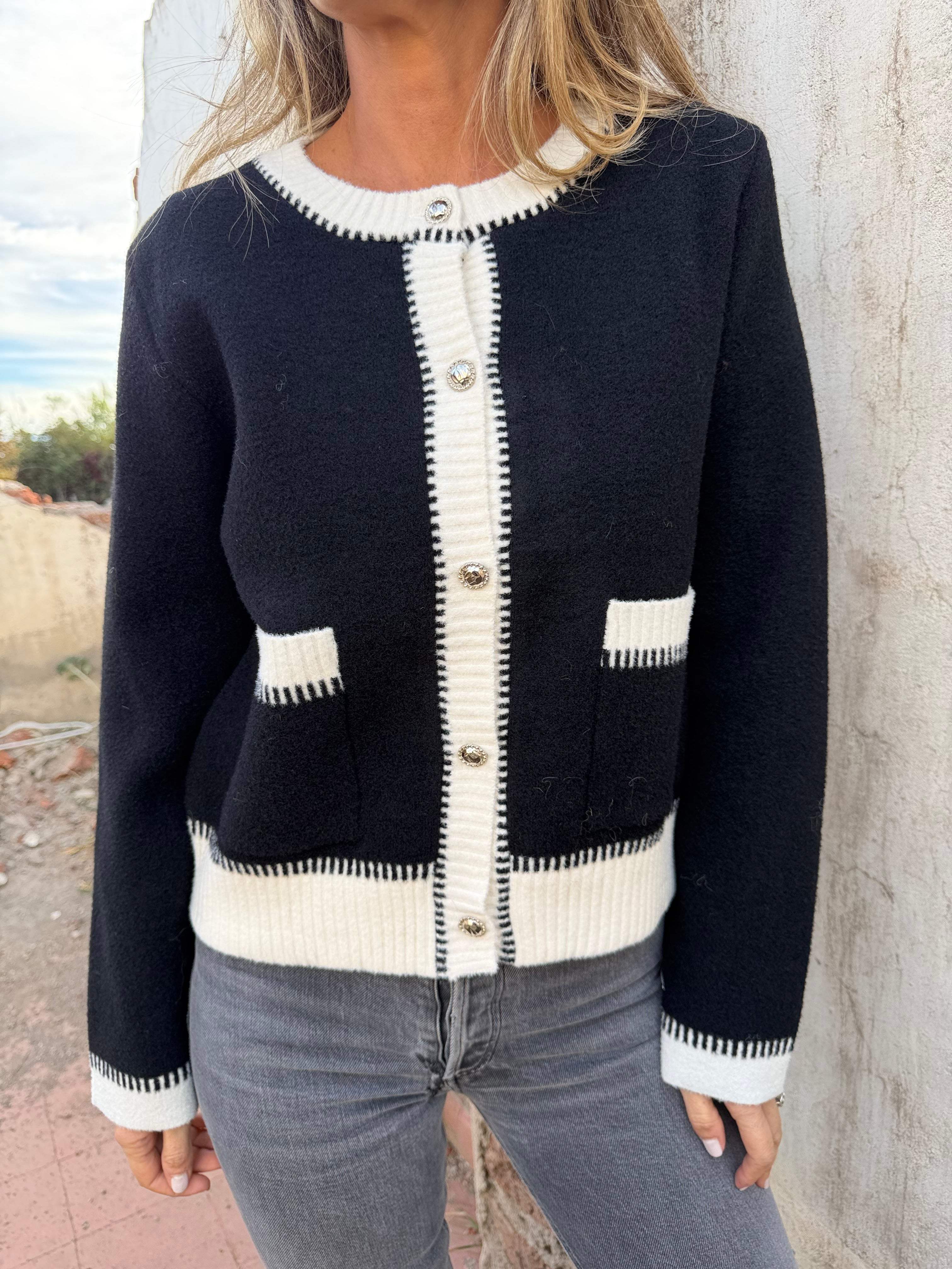 Chaquetita inglesa negra