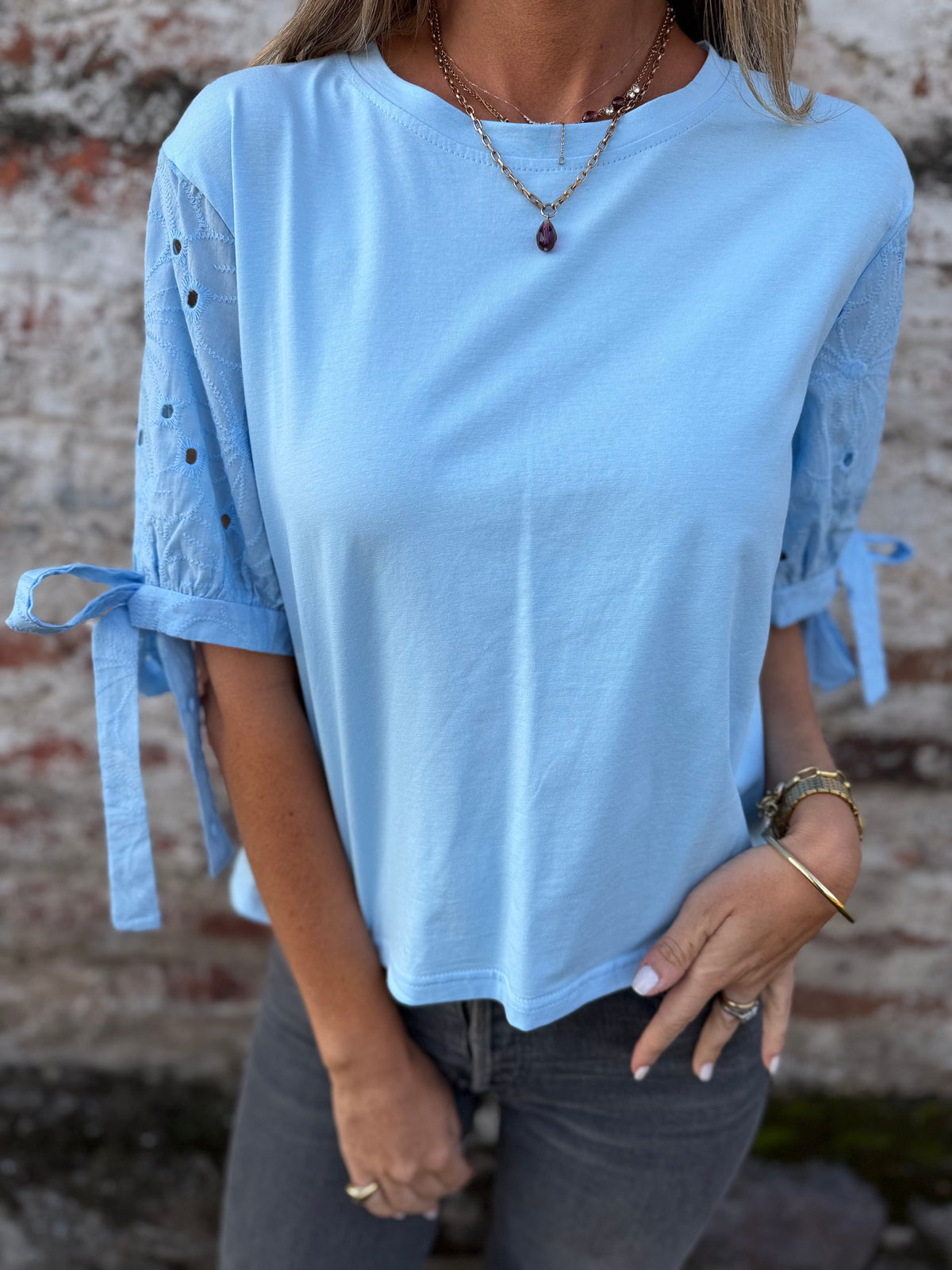 Polera mangas broderie amarras celeste