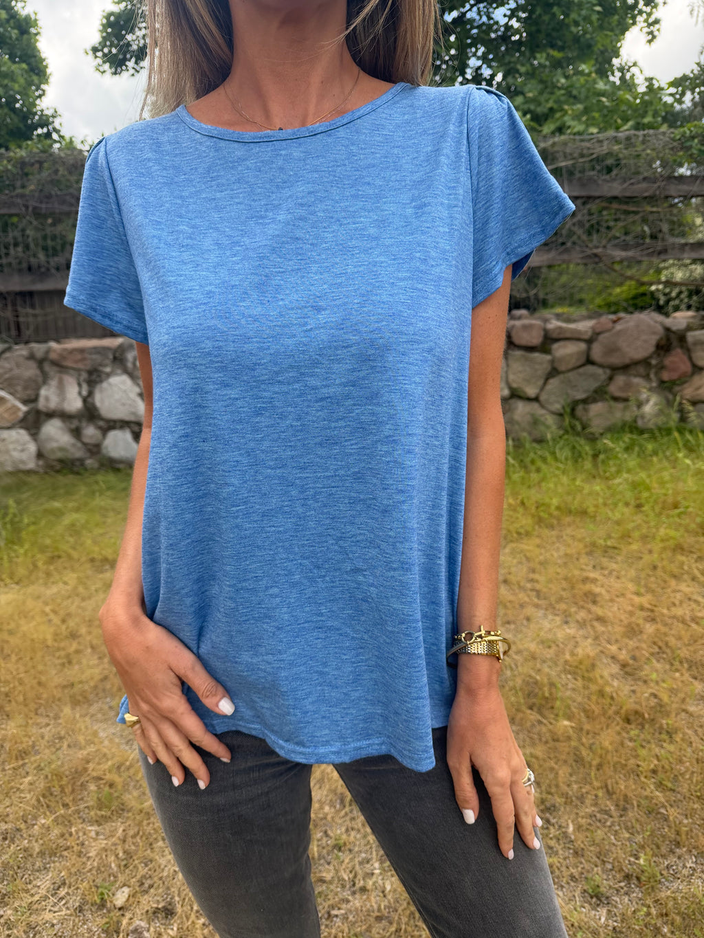 Polera algodón nudo espalda azul