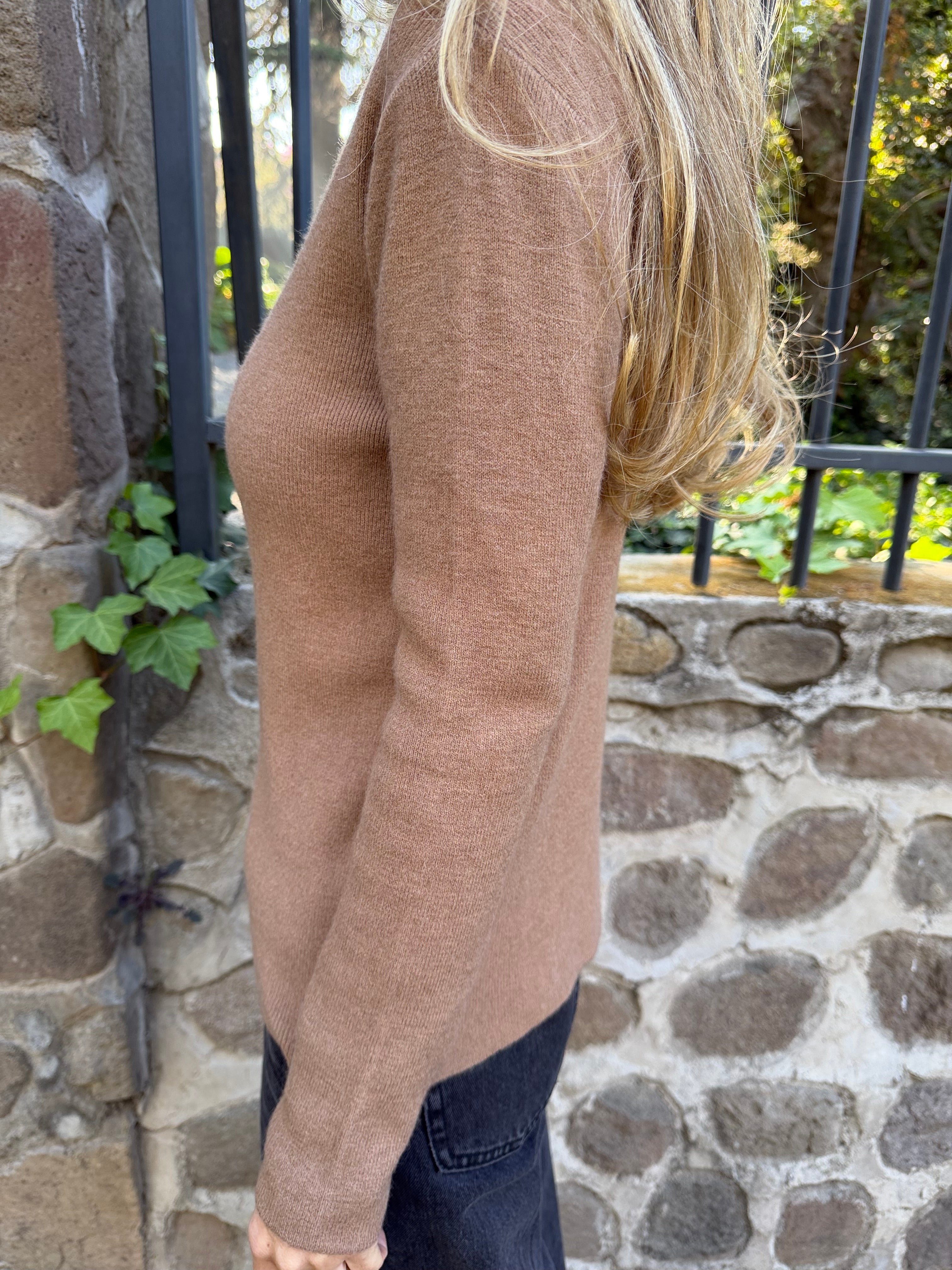 New cuello alto básico camel