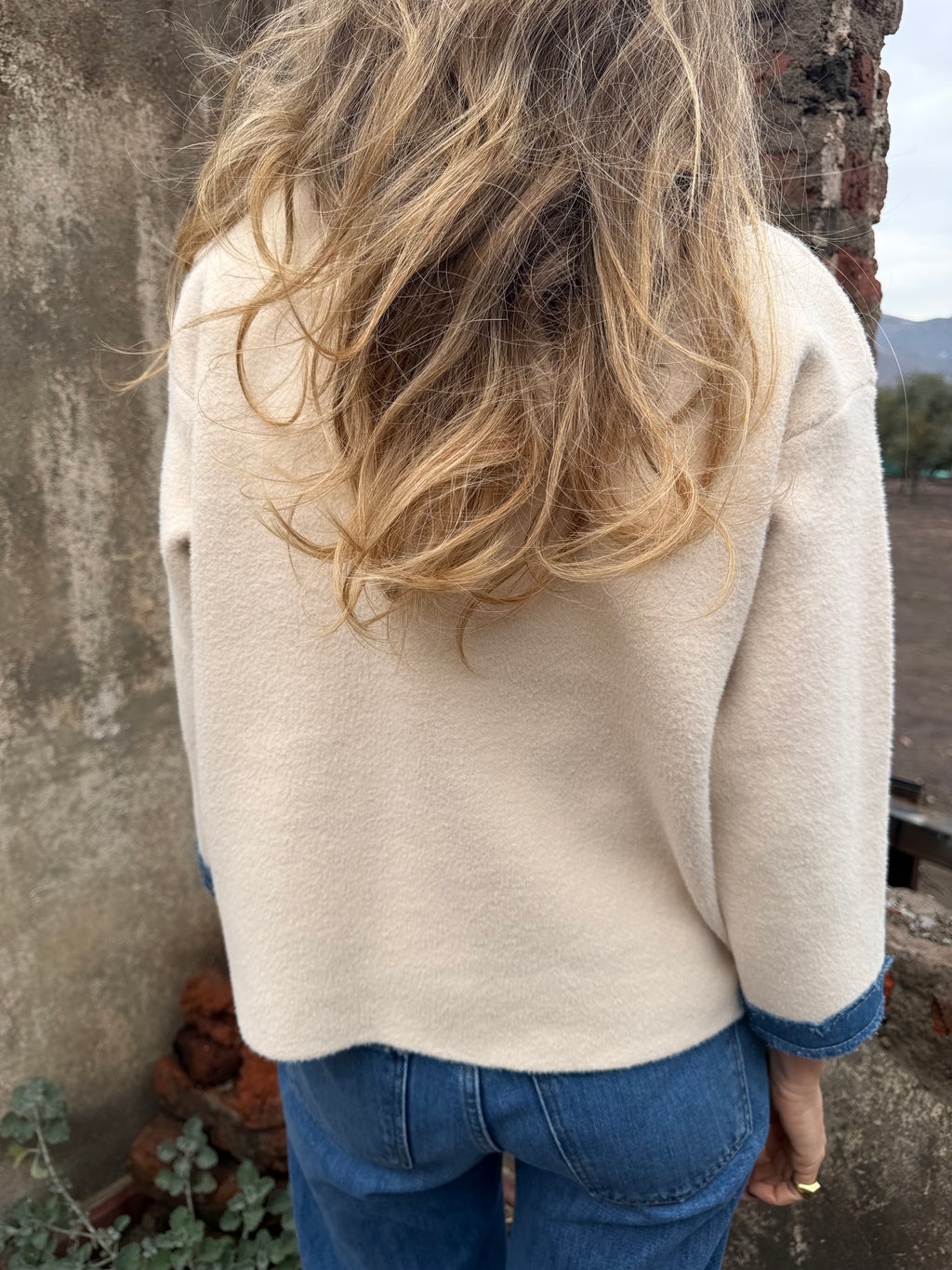 Chaqueta paño detalles bluejean blanca