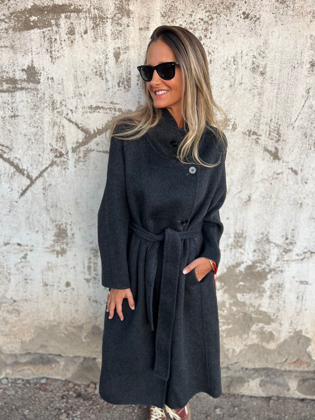 Abrigo 70% cachemira gris acero