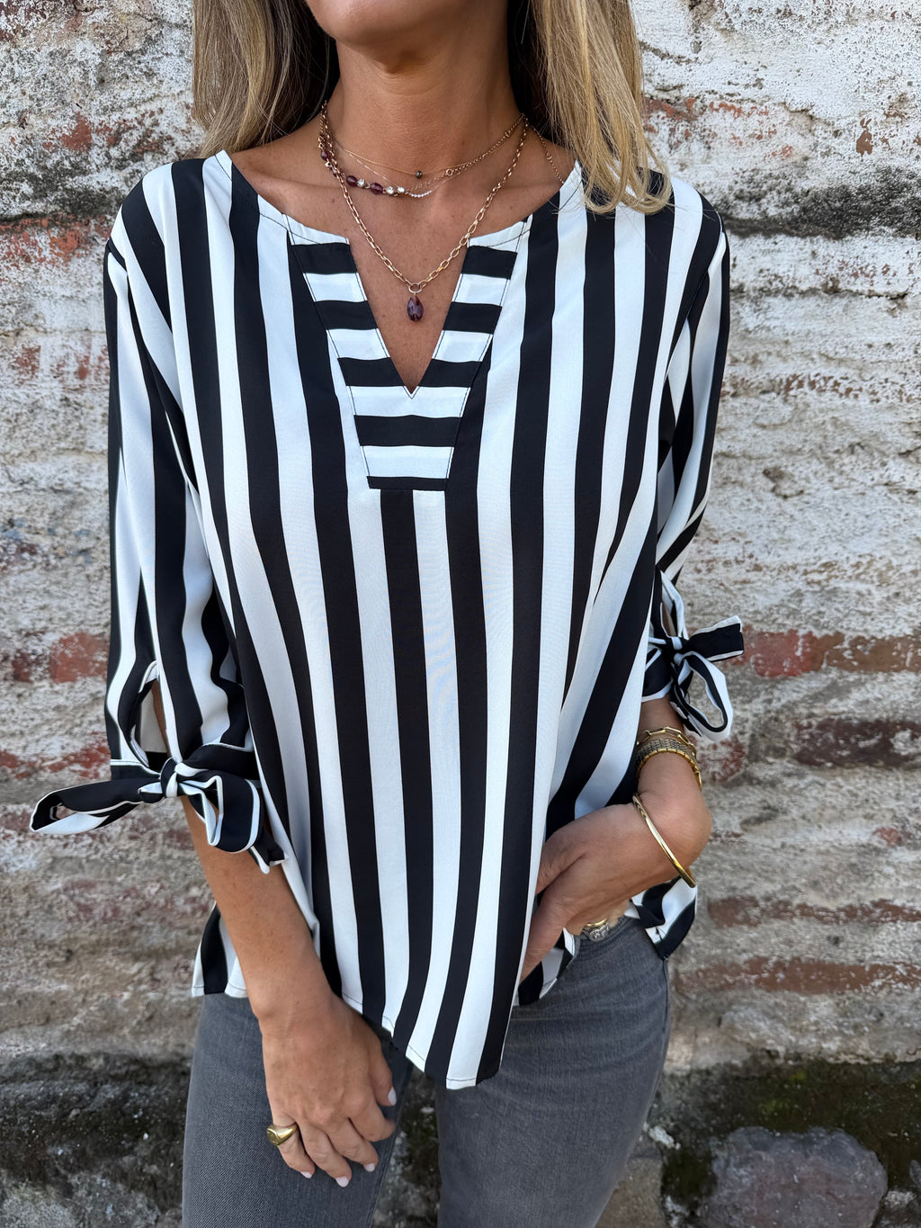 Blusa líneas negra