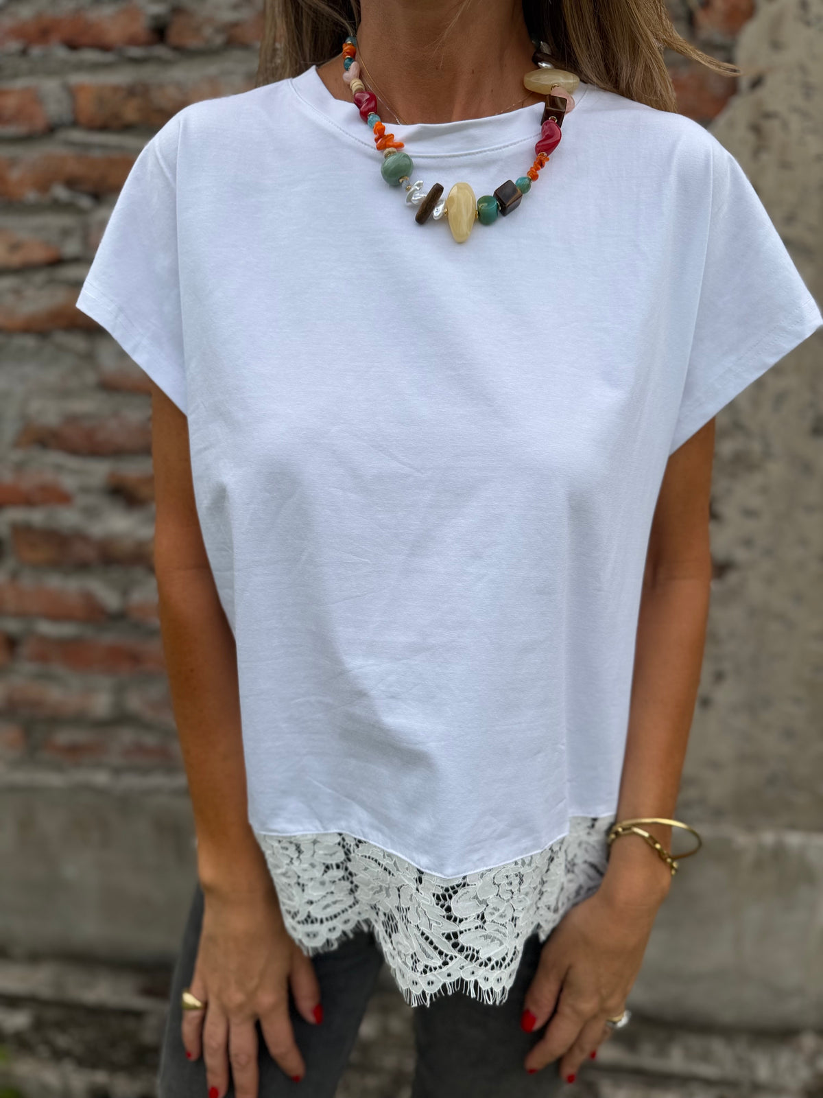 Polera básica algodón encaje inferior blanca