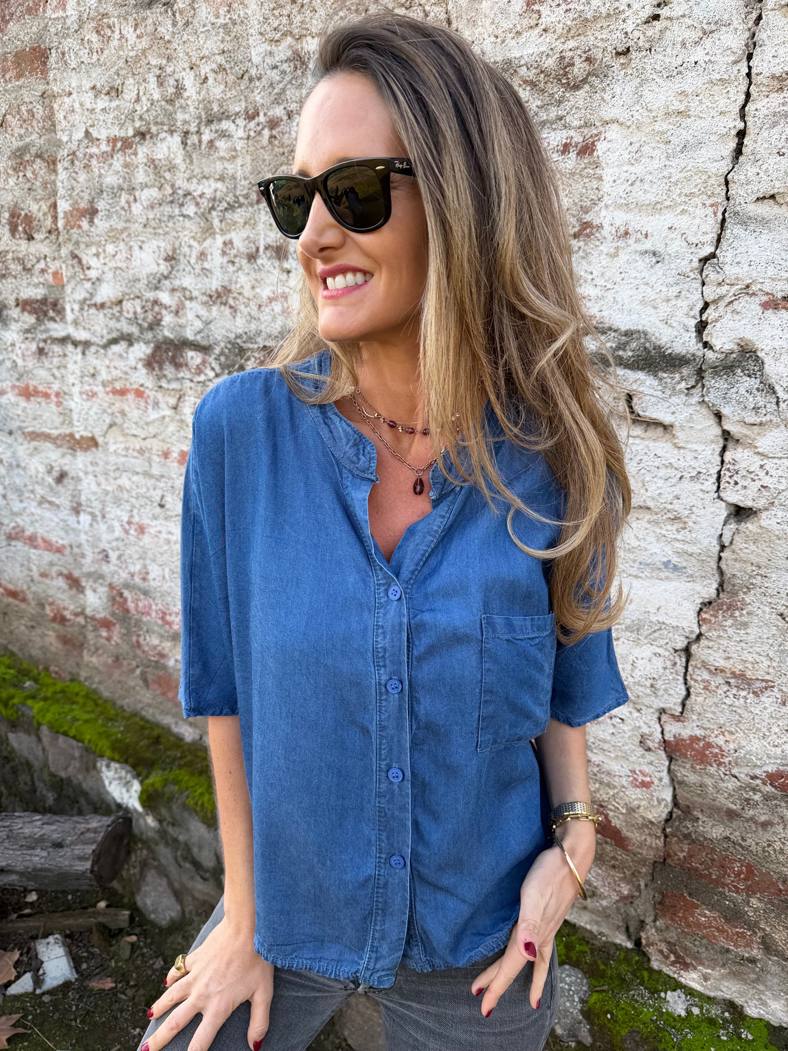 Blusa tencel clásica azul