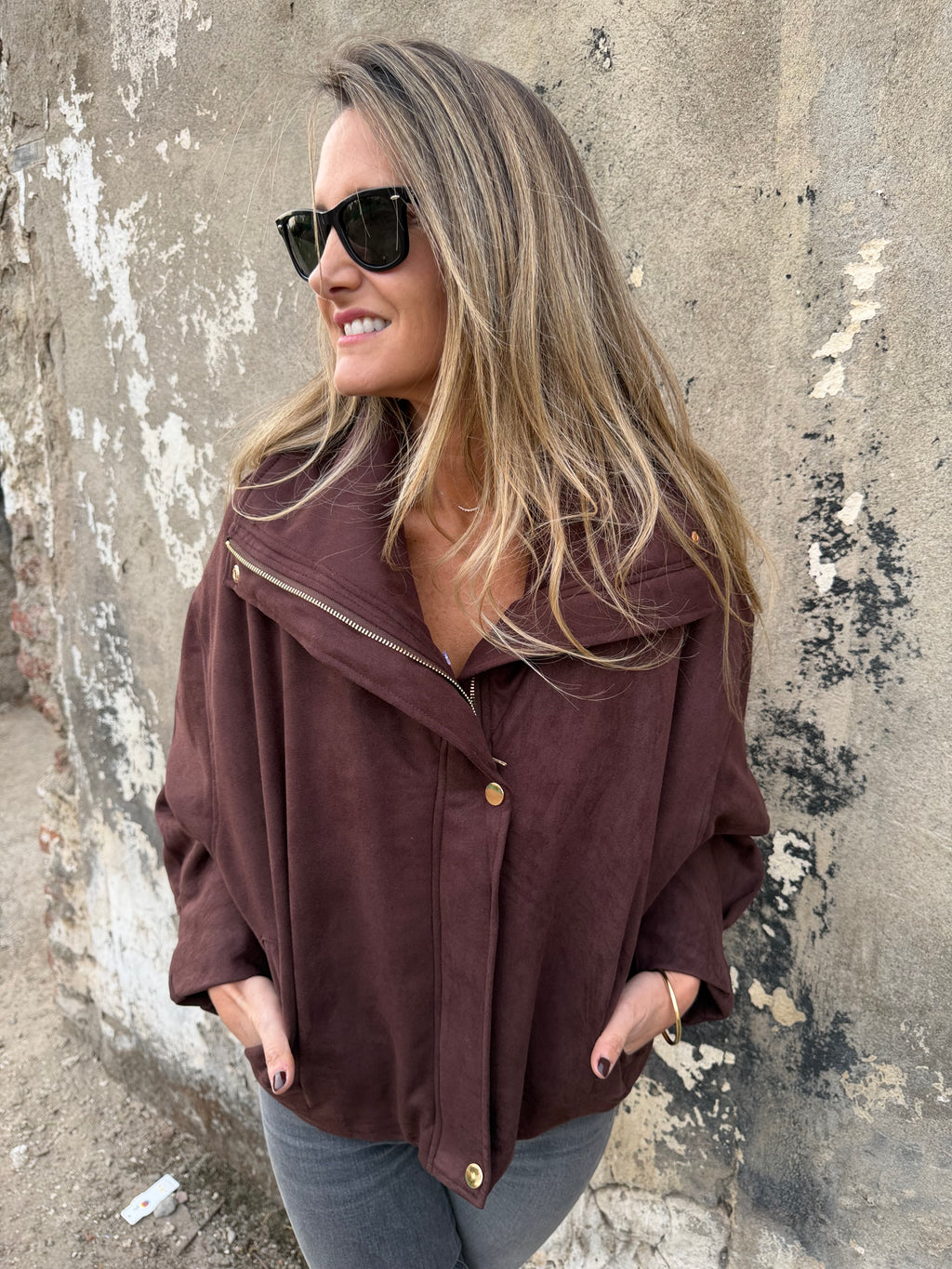 Chaqueta gamuza acolchada café