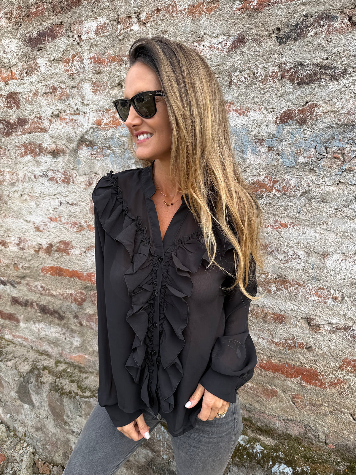 Blusa gasa vuelos negra