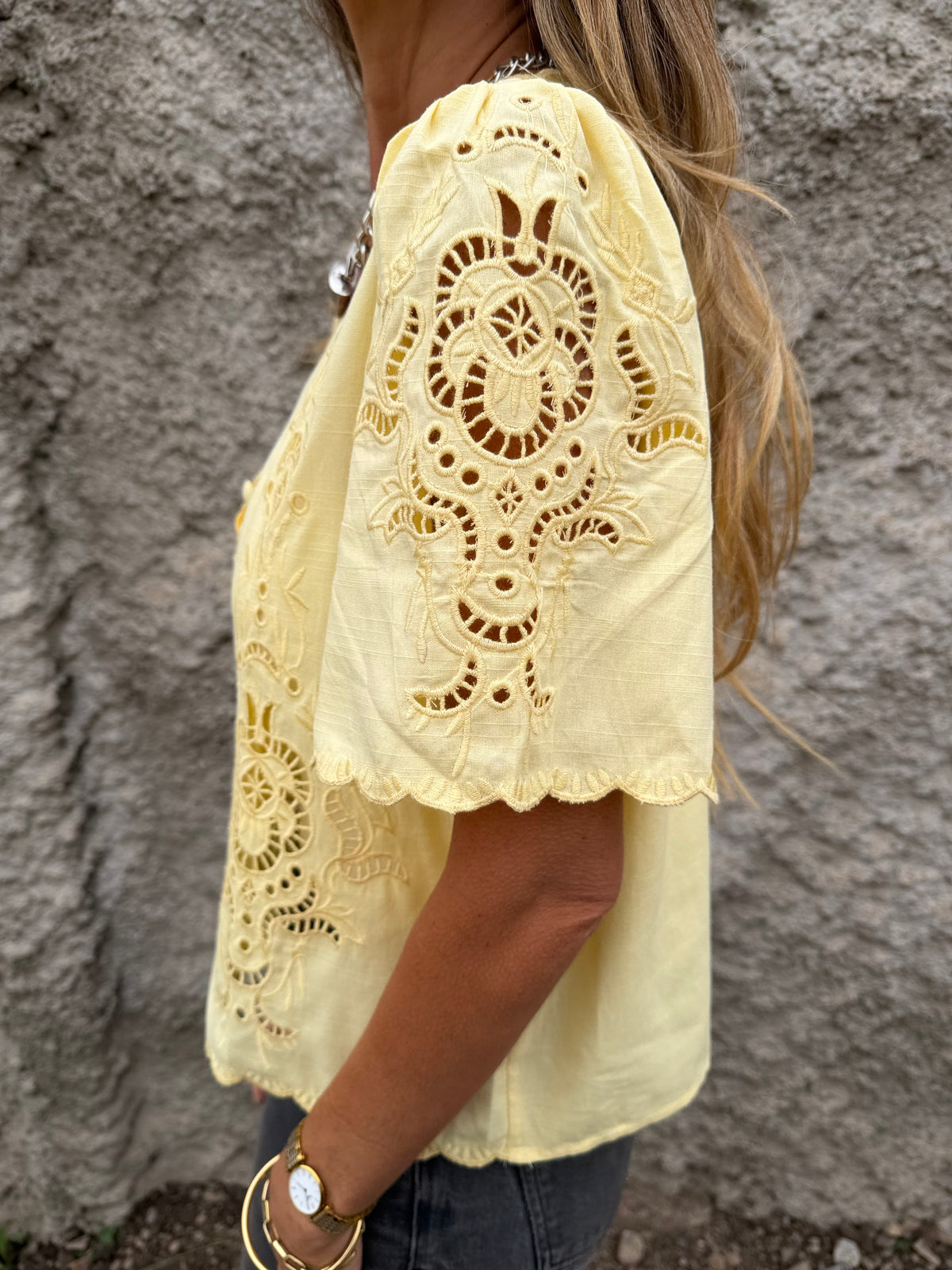 Blusa broderie completa amarilla