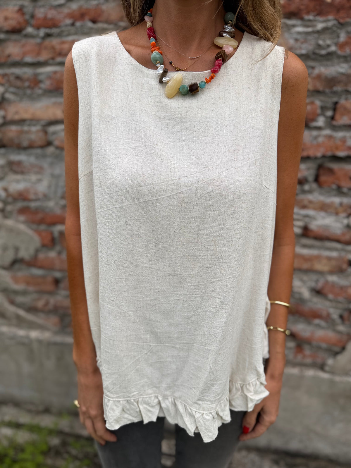 Blusa espalda abierta vuelitos beige claro