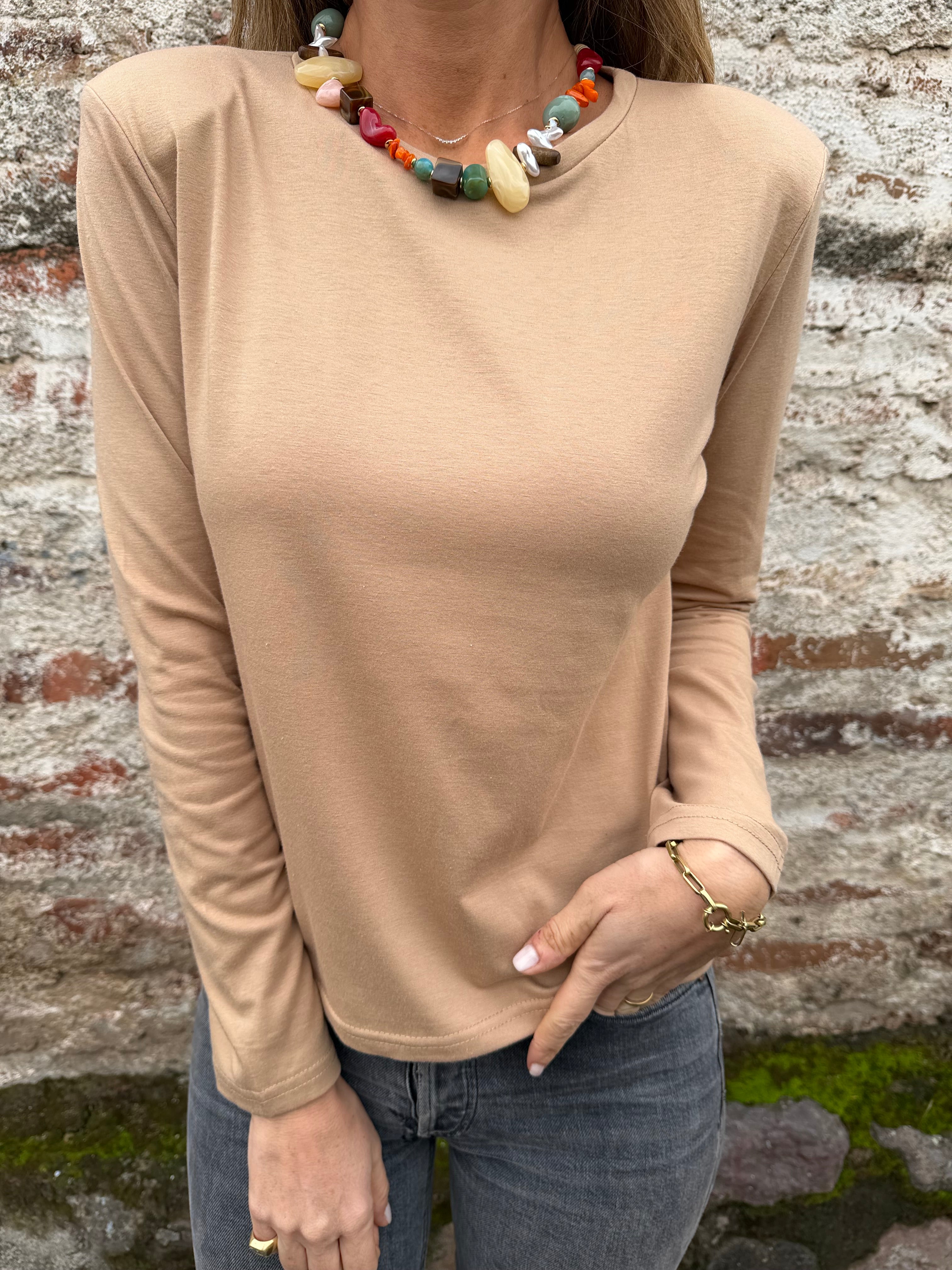 Polera hombreras basica camel