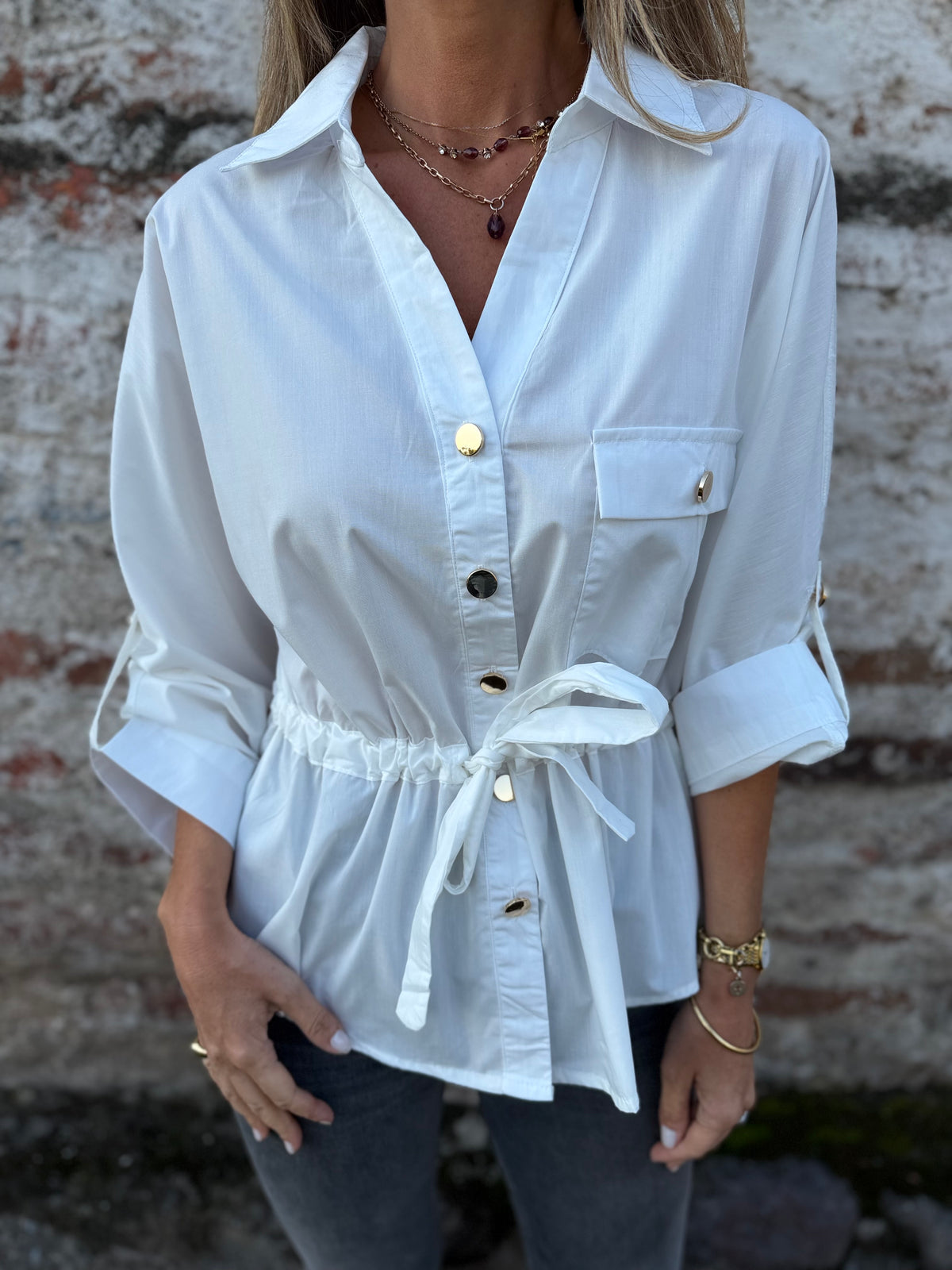 Blusa ajustable cintura blanca