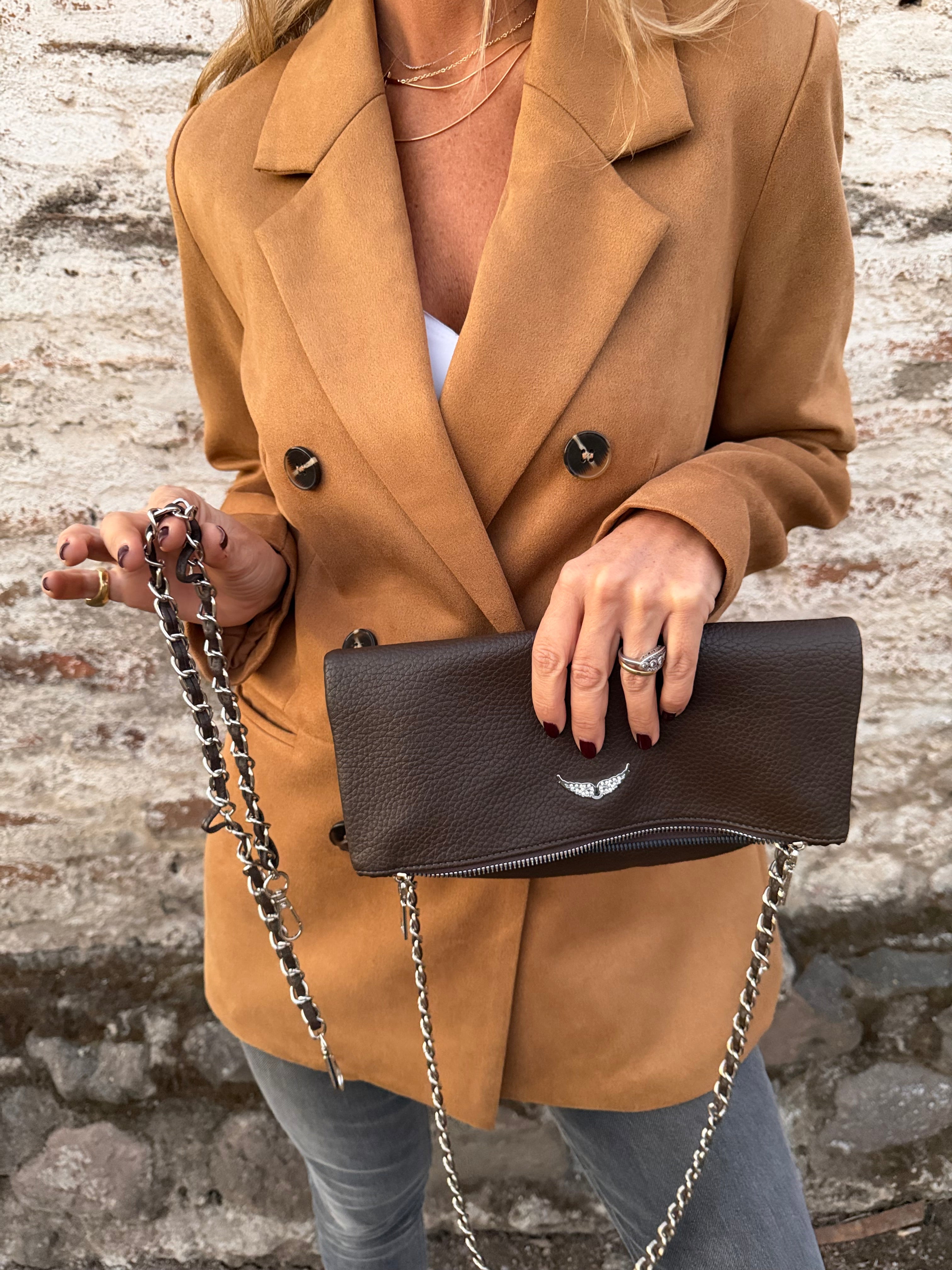 Cartera tipo zadig de hombro y mano cadena cuero graneado café