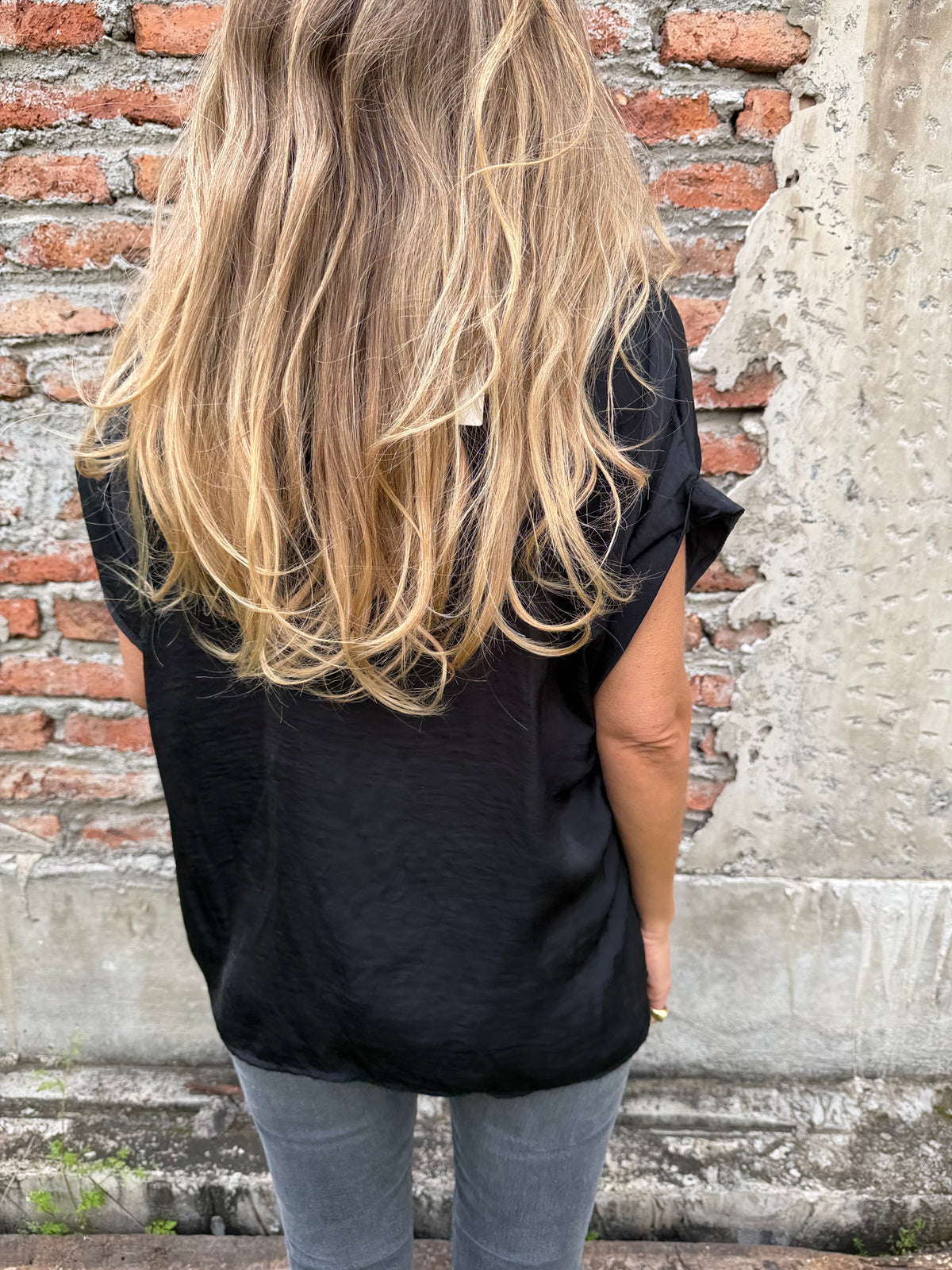 Blusa básica seda negra
