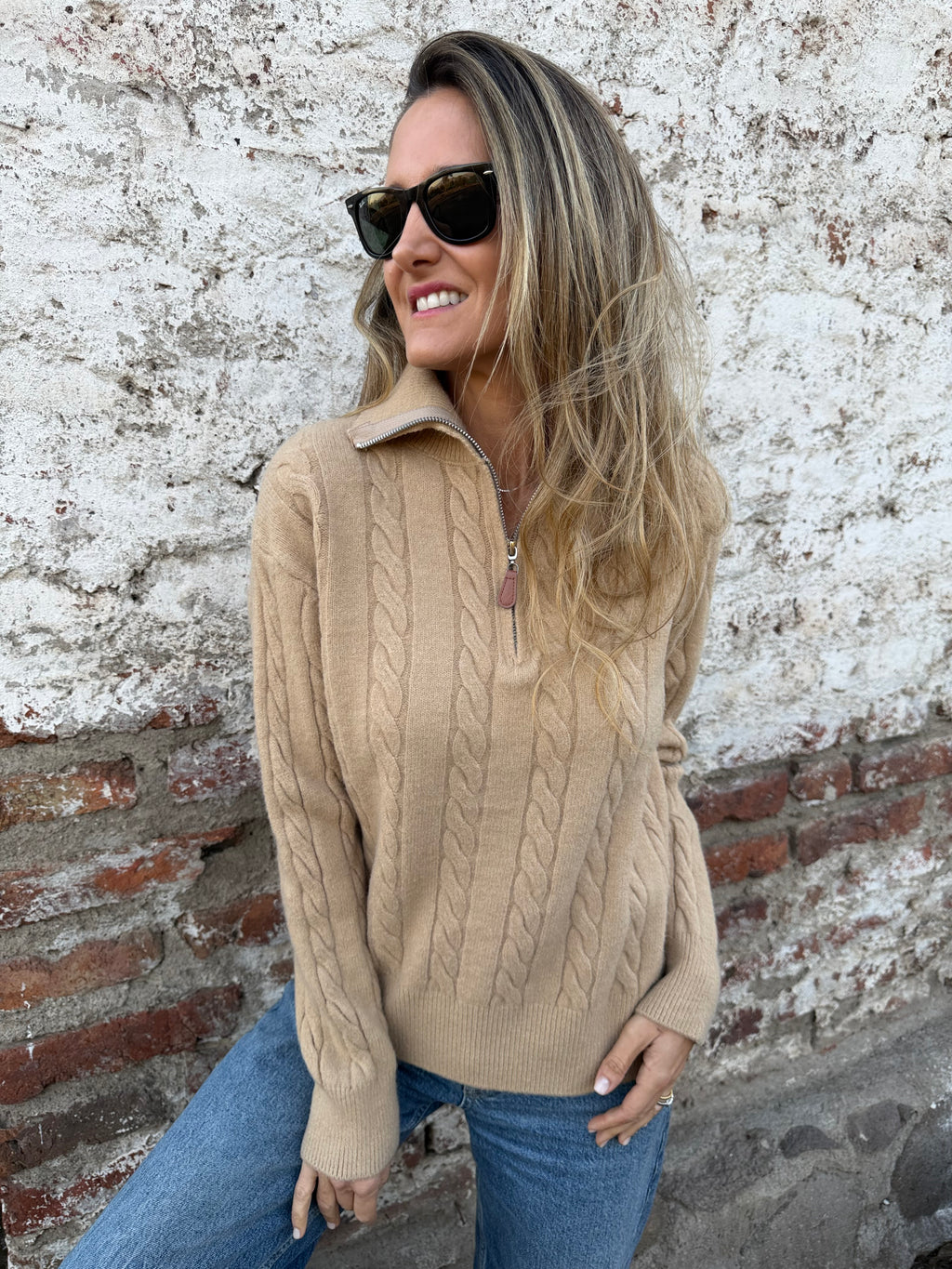 Chaleco medio cierre beige