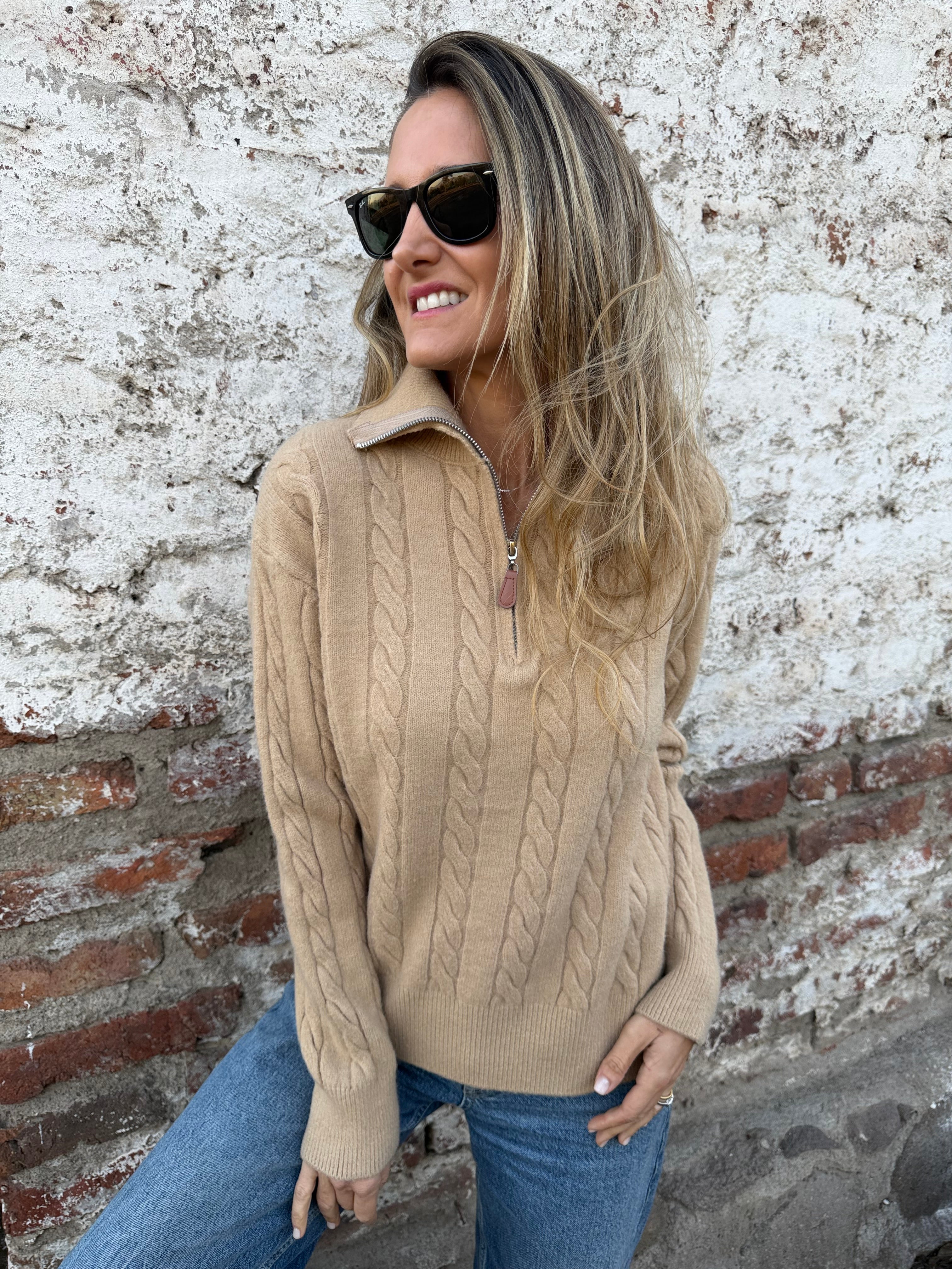 Chaleco medio cierre beige