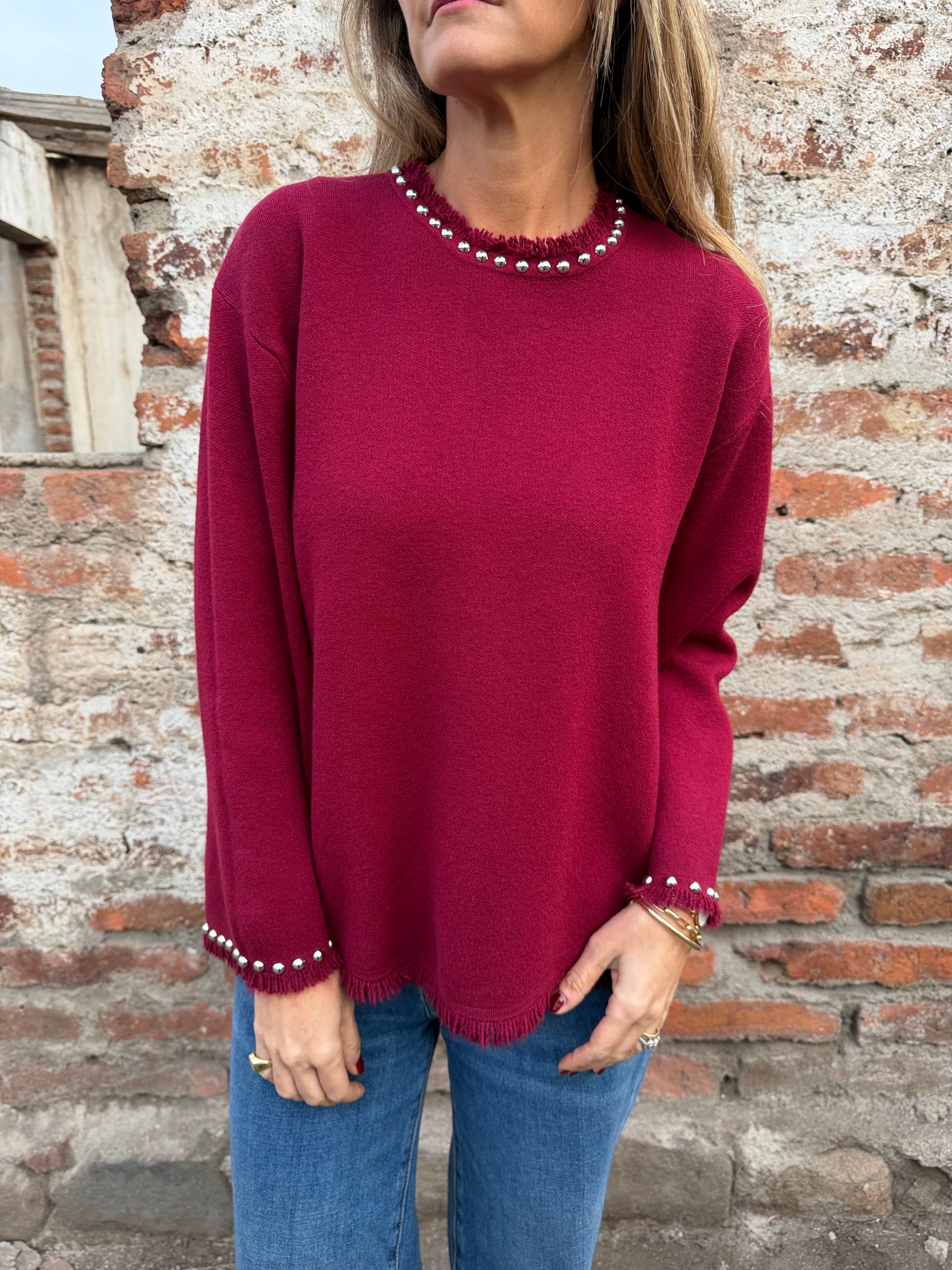 Chaleco tachas escote desflecado rojo italiano