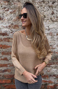 Chaleco hilo detalles dorados camel