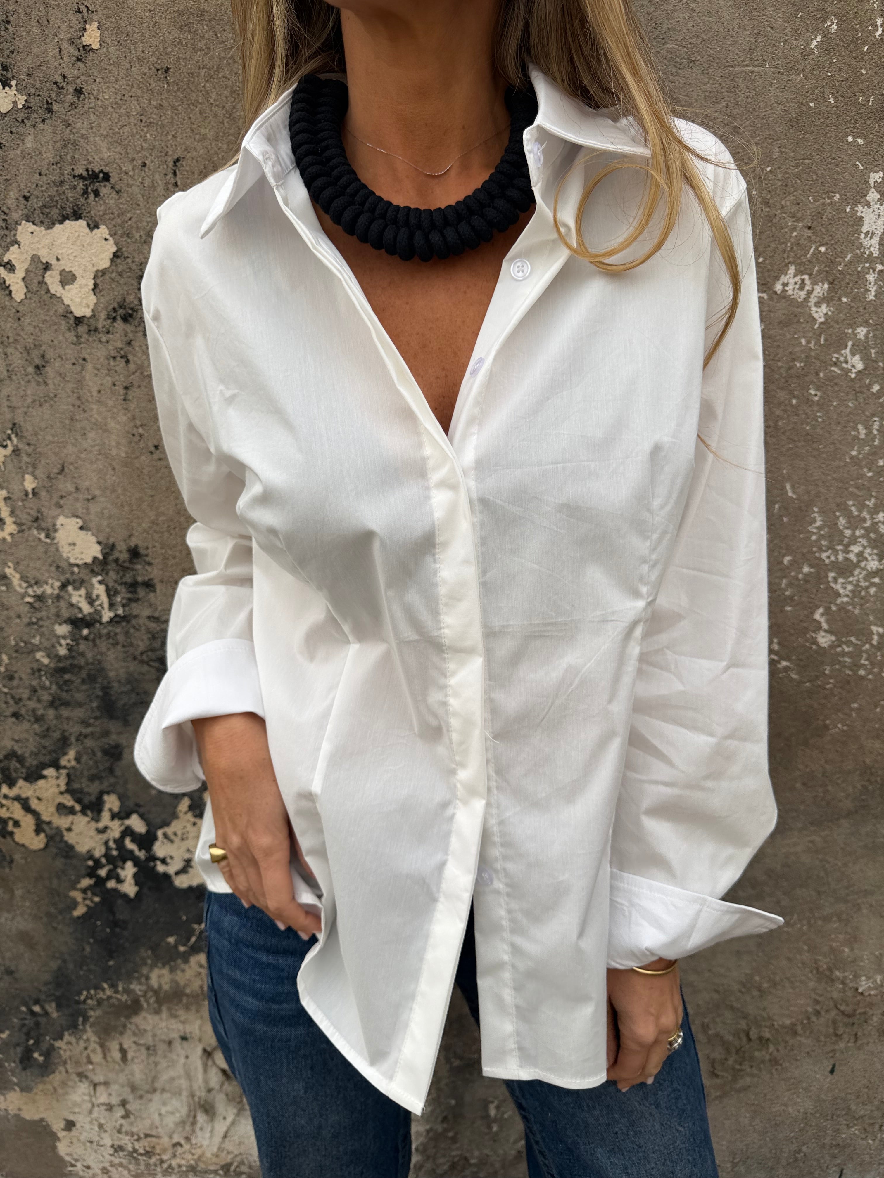 Blusa sastre botones escondidos blanca