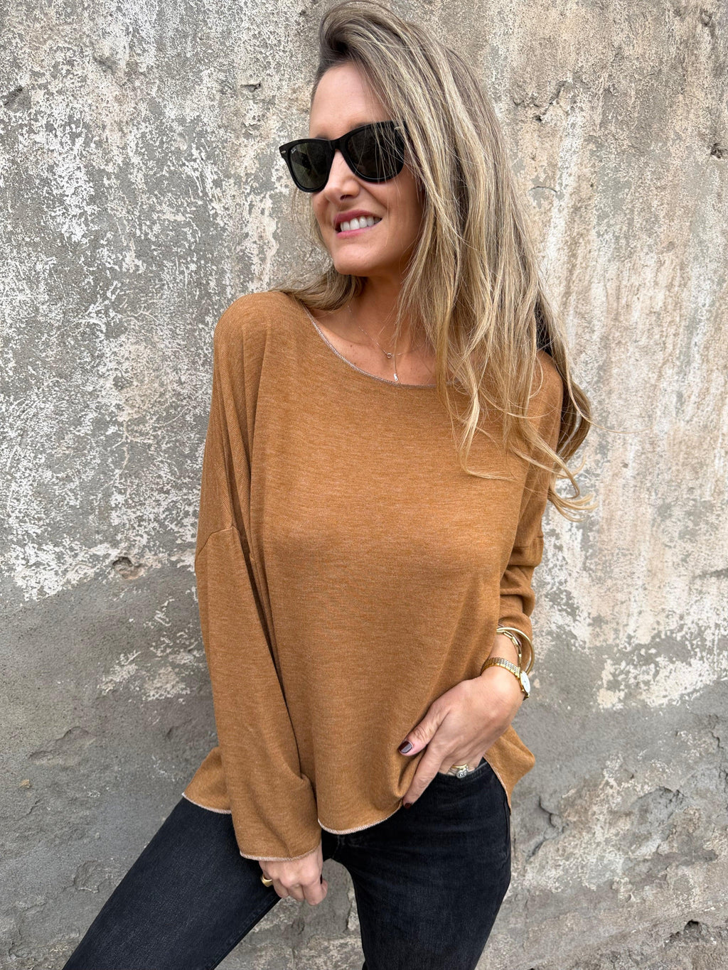 Maxxi polera lanilla bordes plateados camel