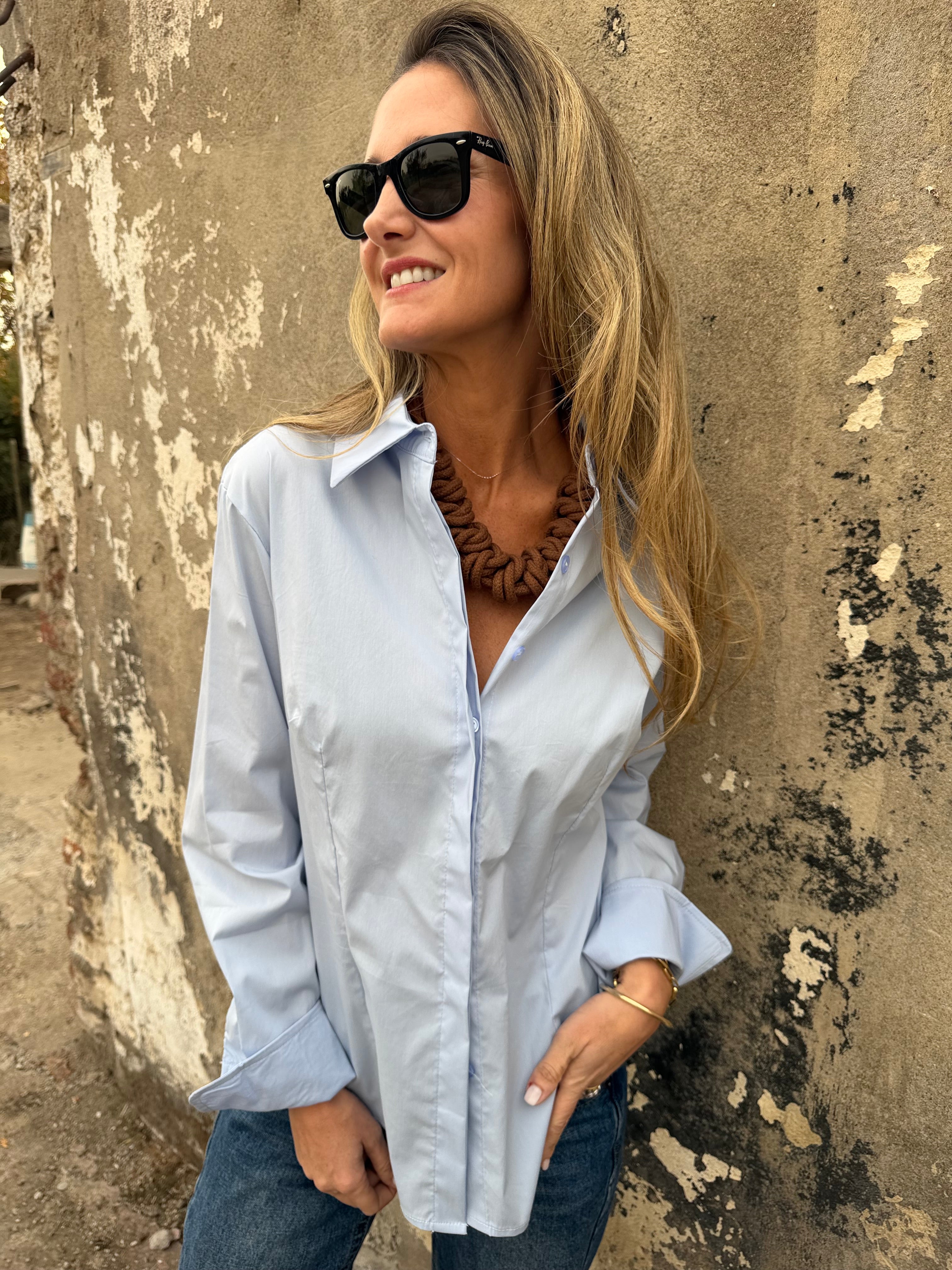Blusa sastre botones escondidos celeste