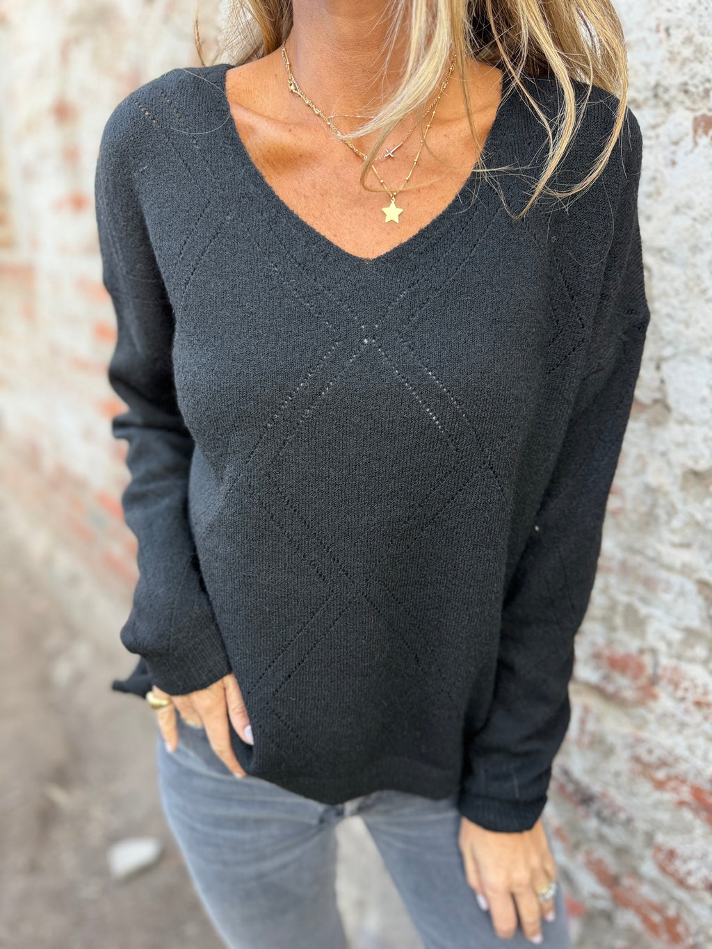 Chaleco básico cuello V diseños negro