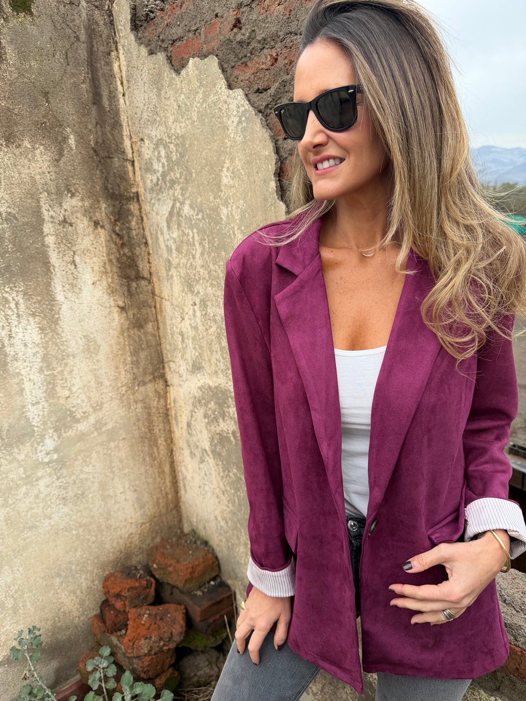 Blazer suede con doblez rayado burdeo