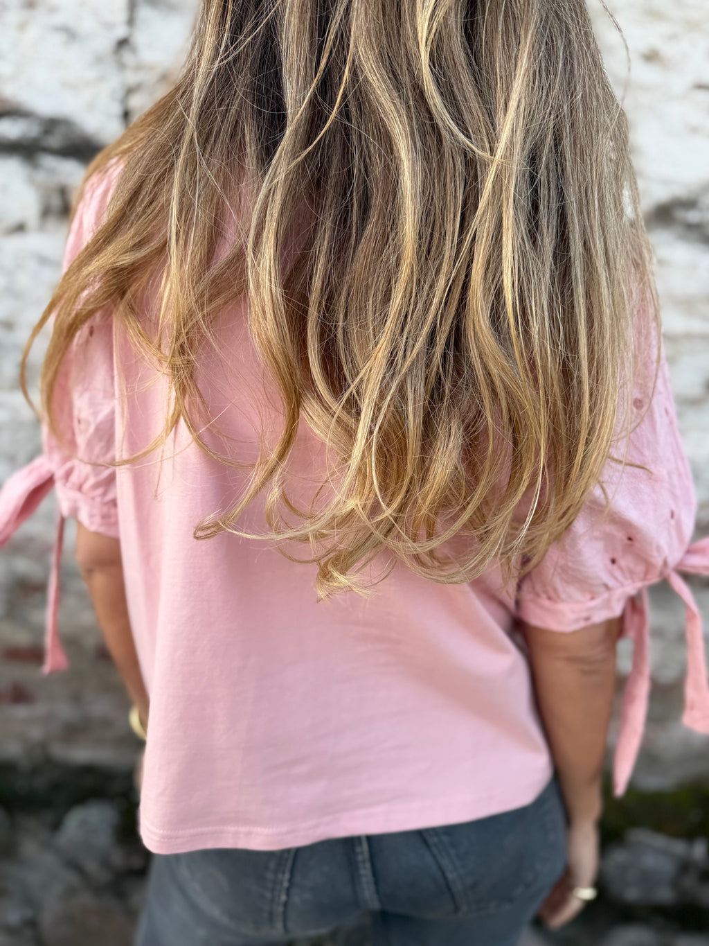 Polera mangas broderie amarras rosada