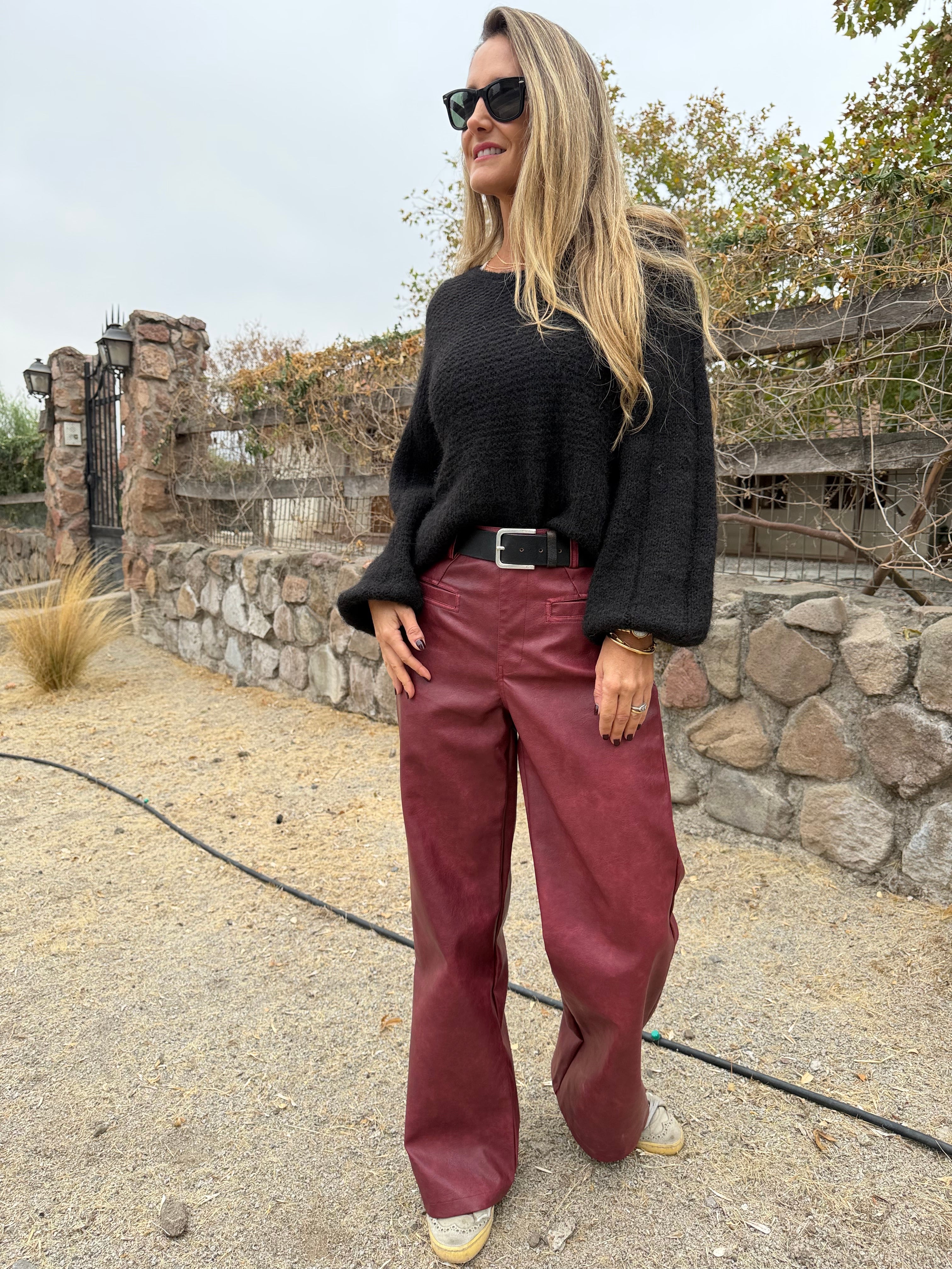 Pantalón ecocuero desgastado premium opaco burdeo