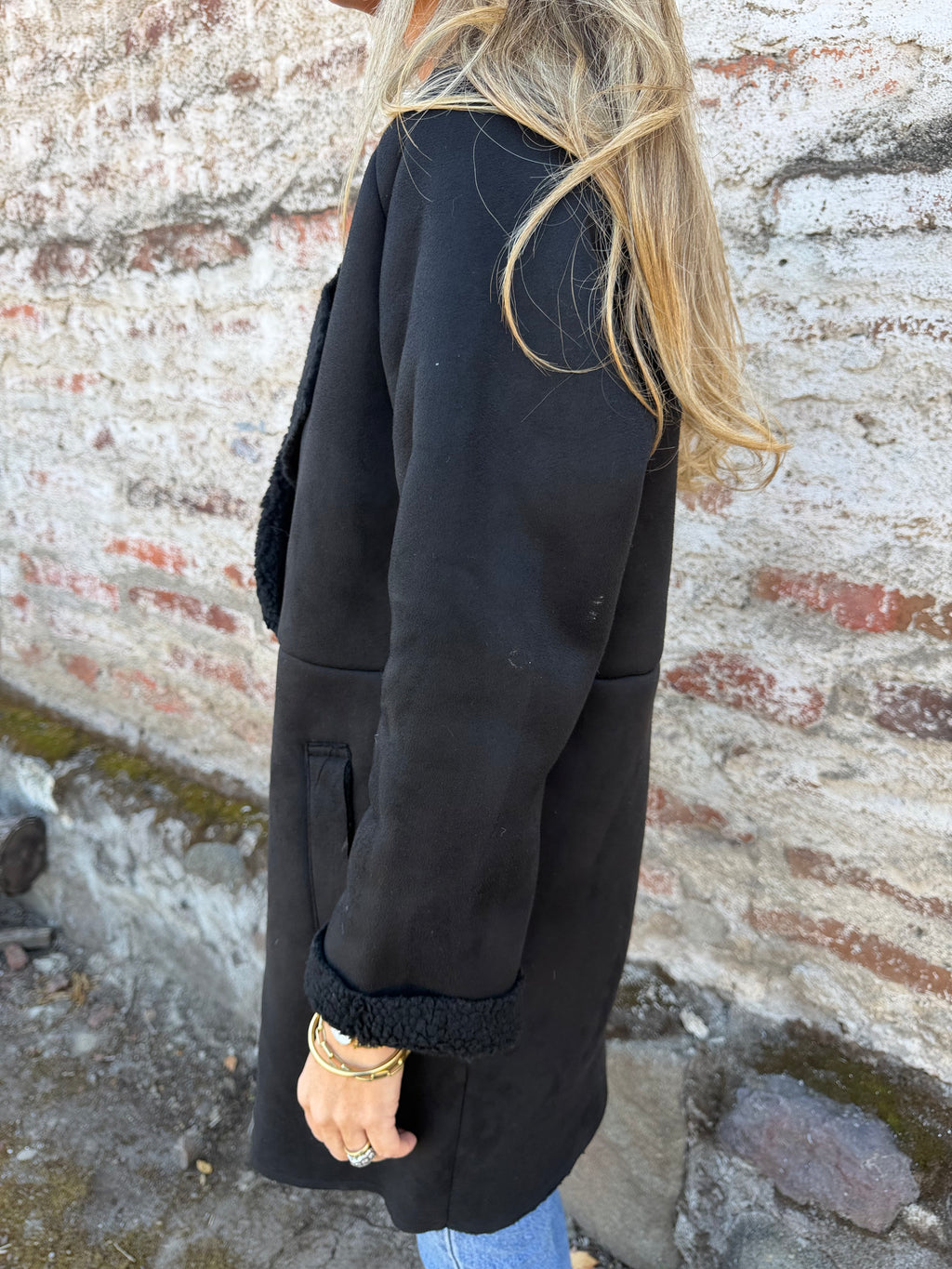 Gamulán suede chiporro negro