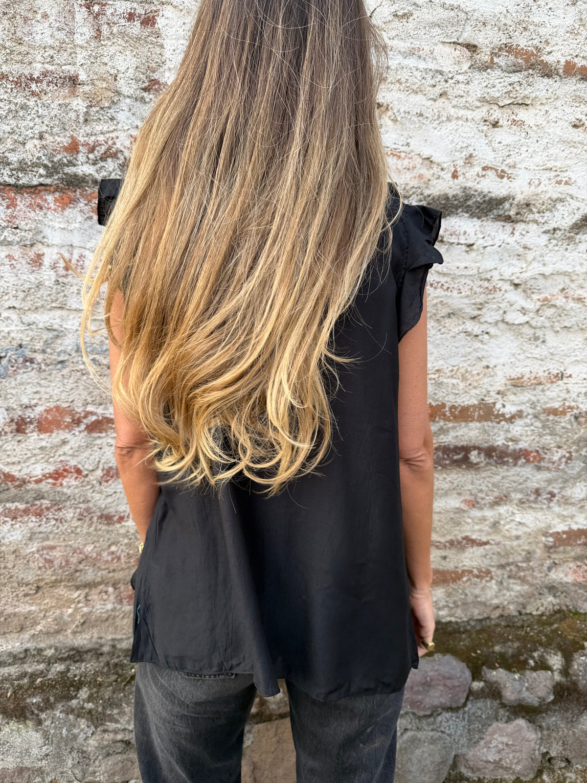 Blusa doble volados negra