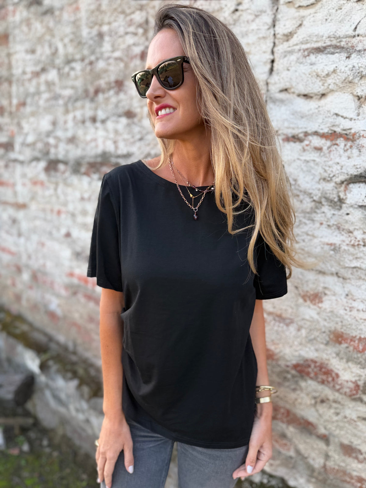 Polera largo irregular negra